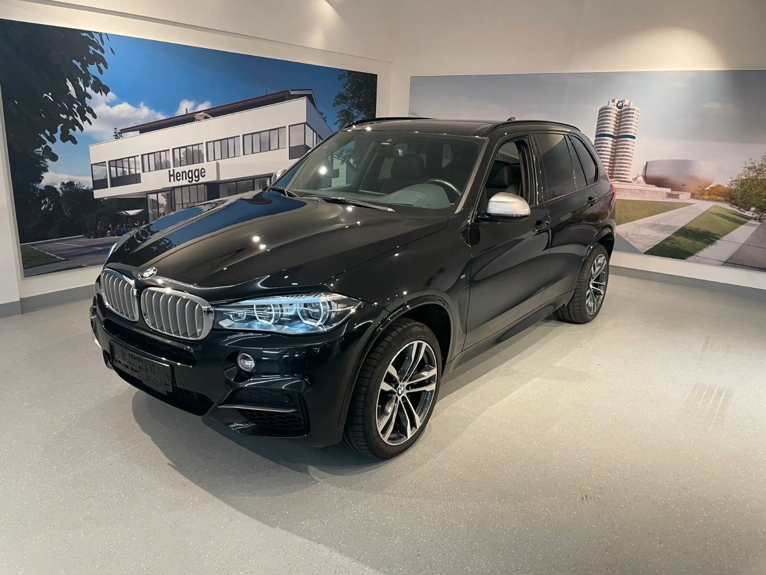 BMW - X5 M