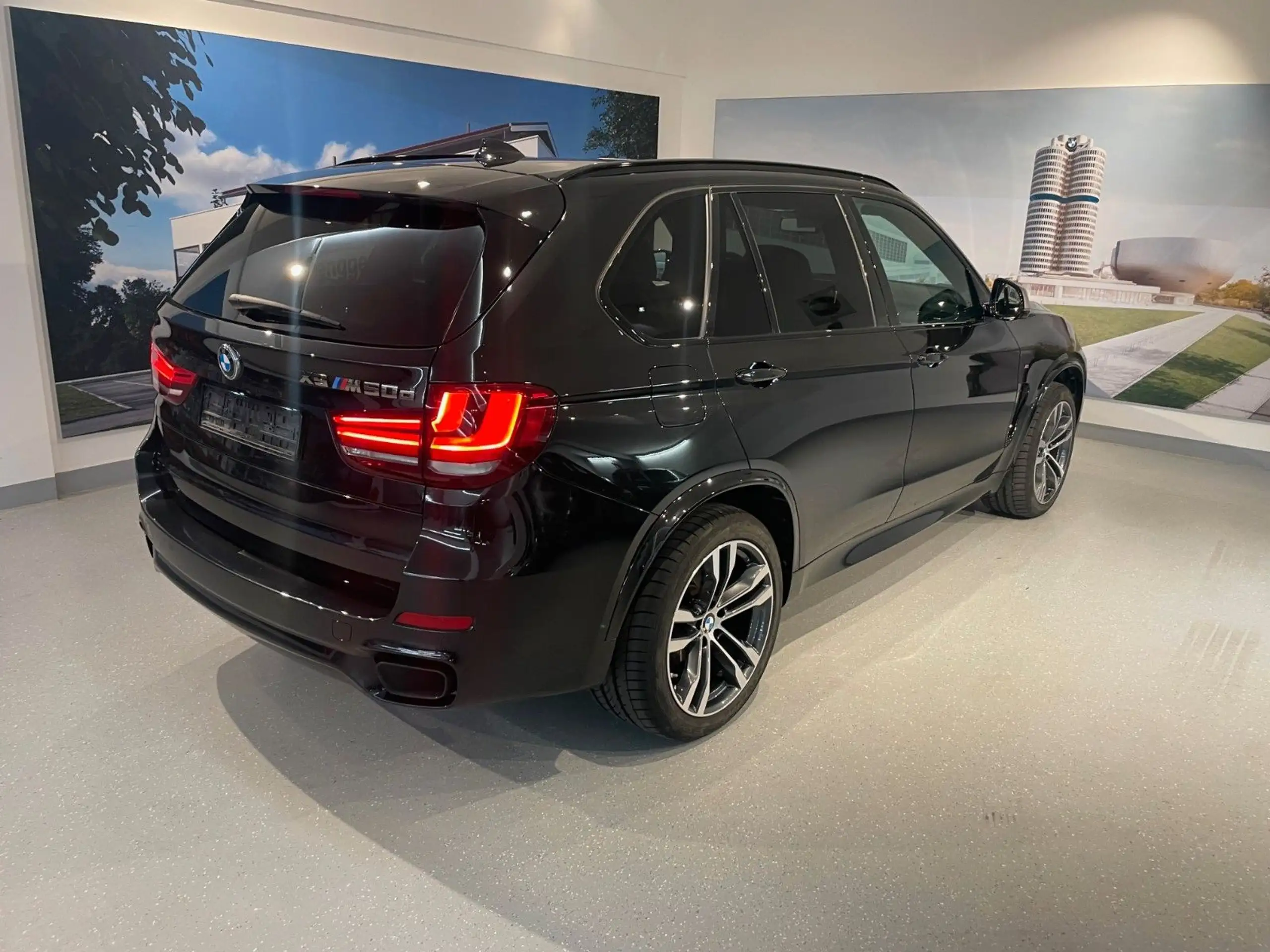 BMW - X5 M