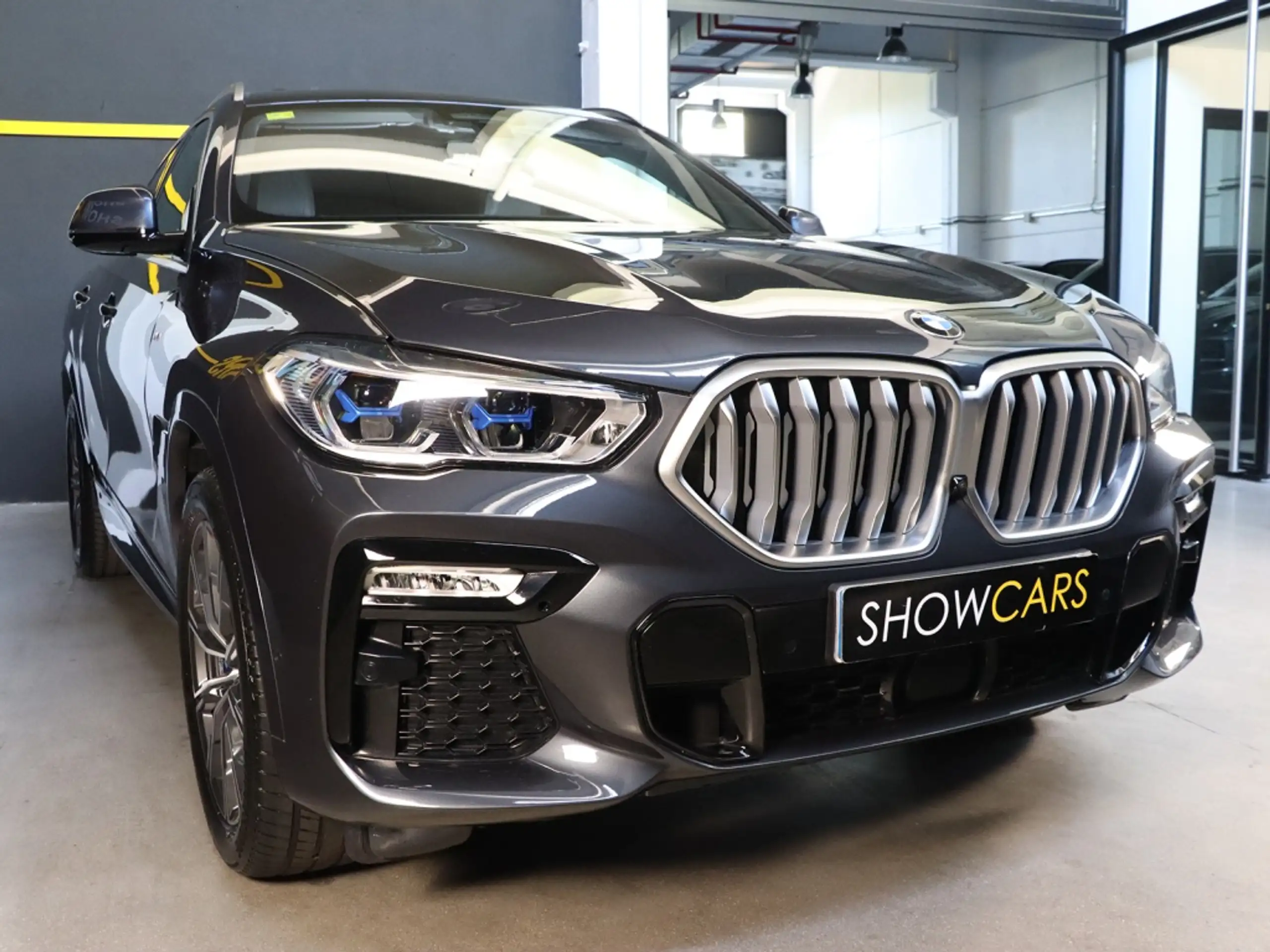 BMW - X6