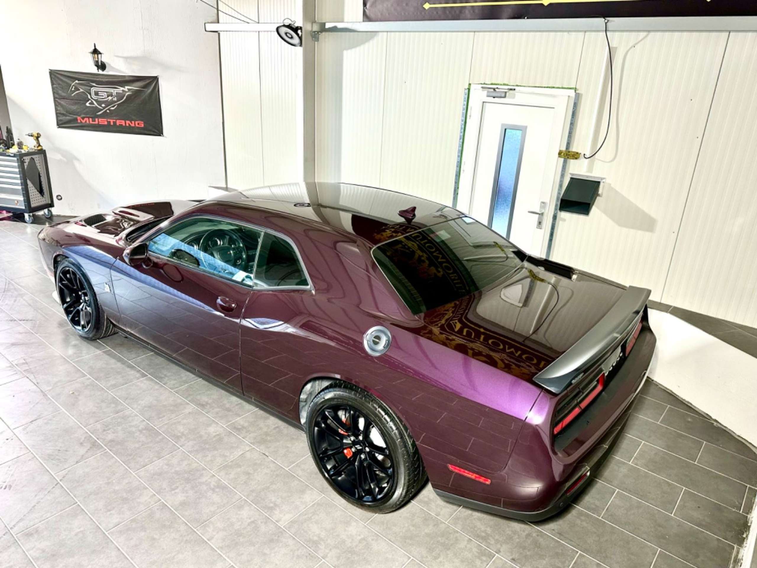 Dodge - Challenger