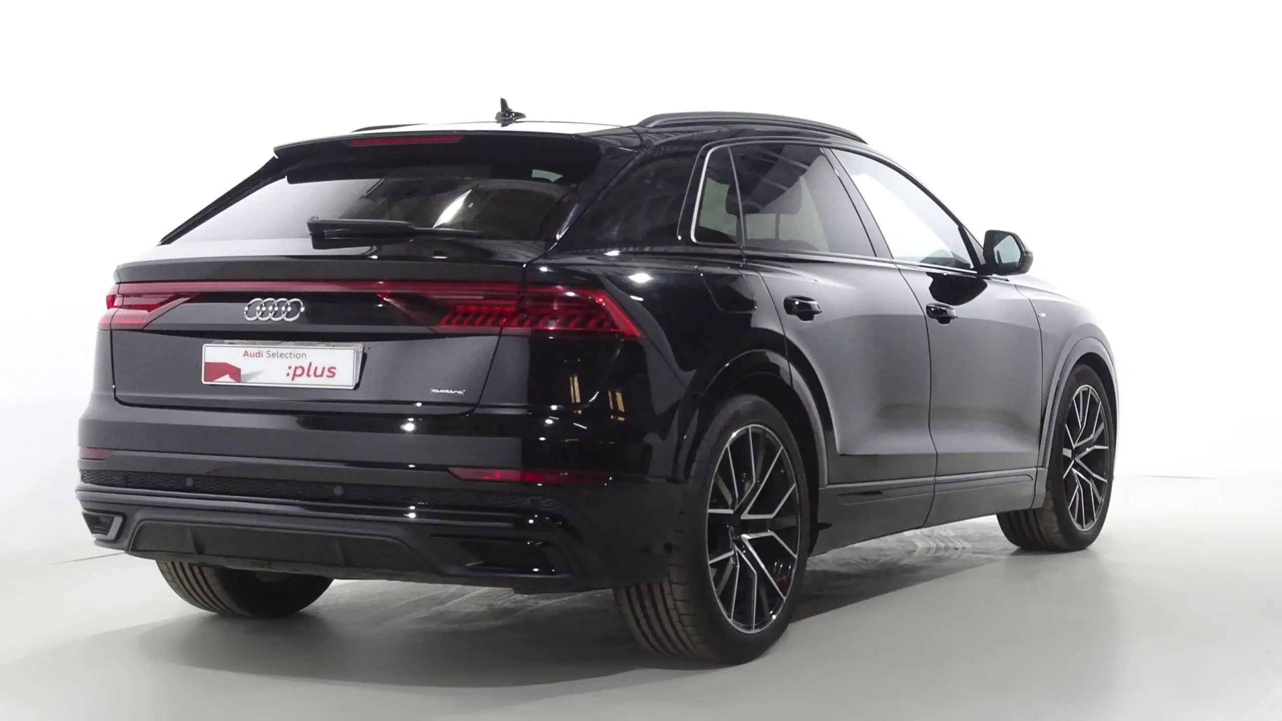 Audi - Q8