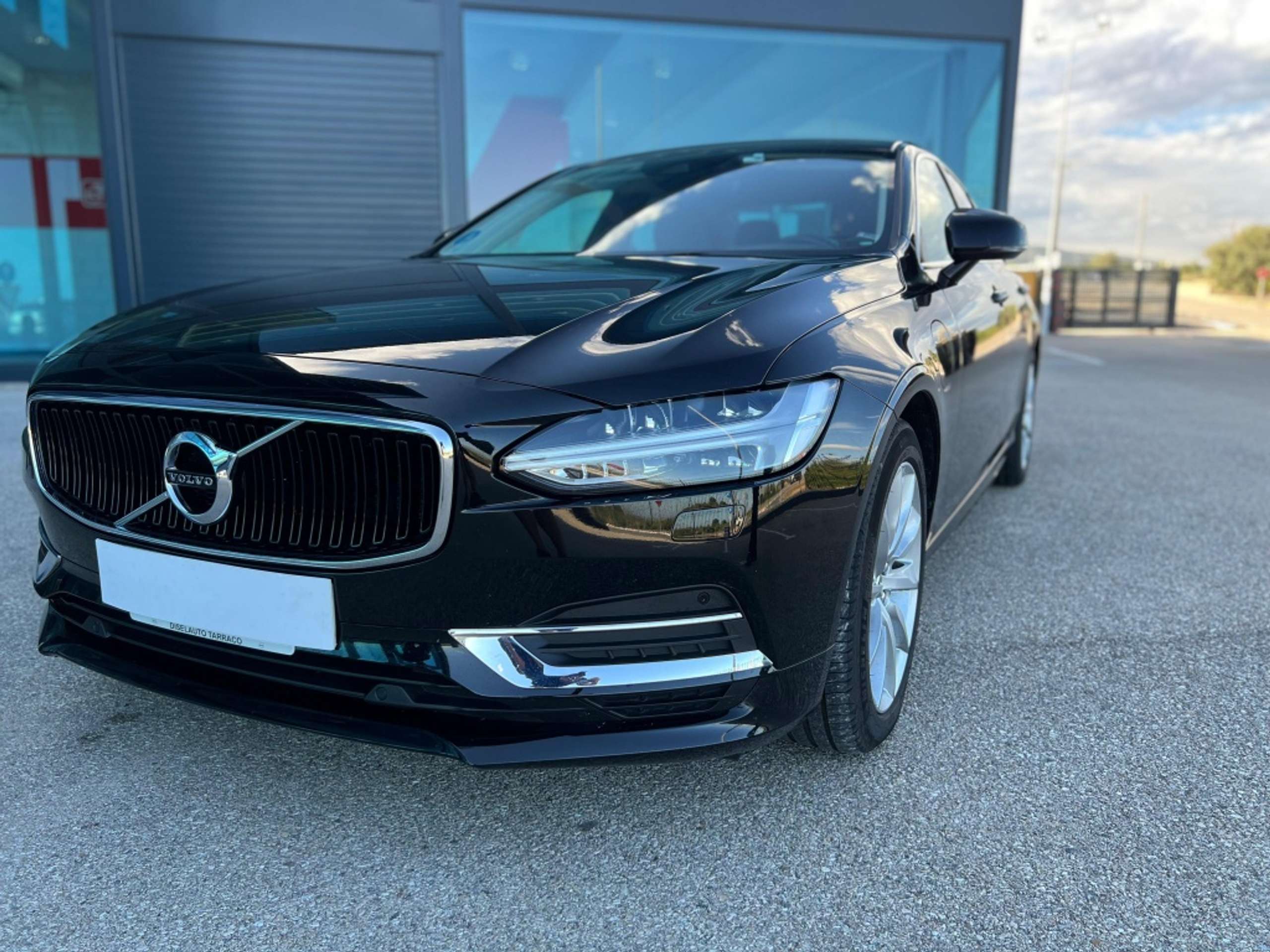 Volvo - S90