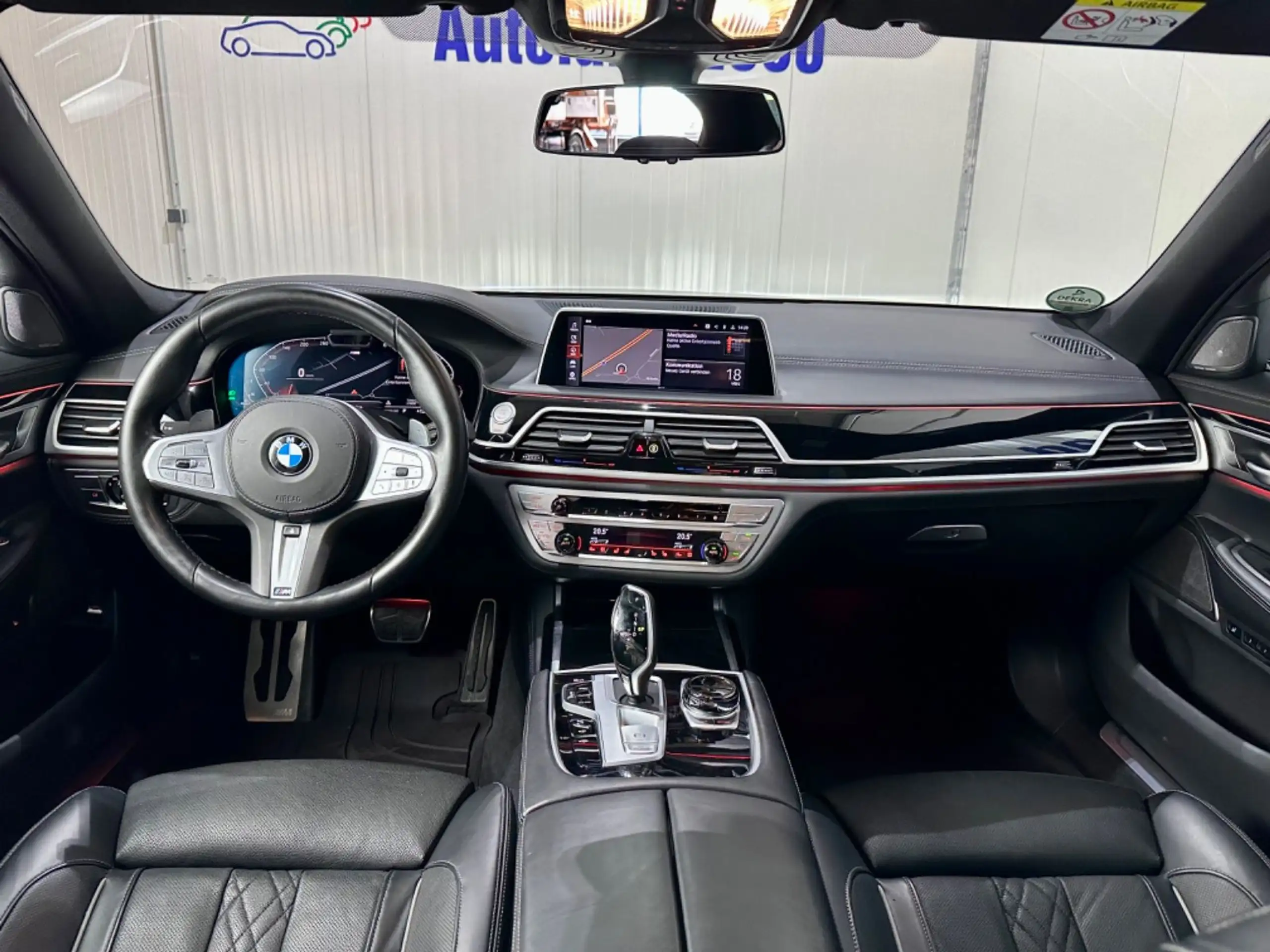 BMW - 730