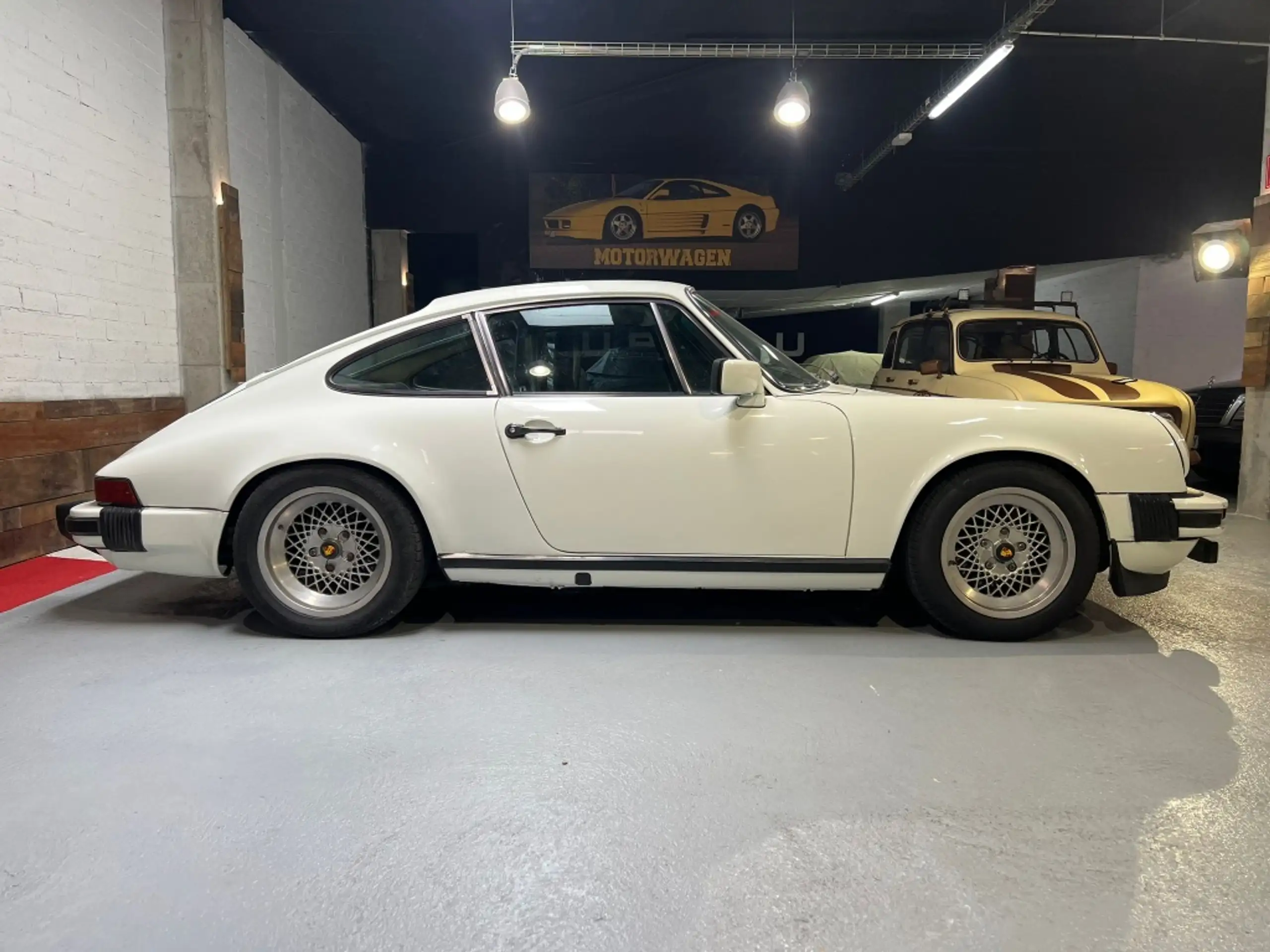 Porsche - 911