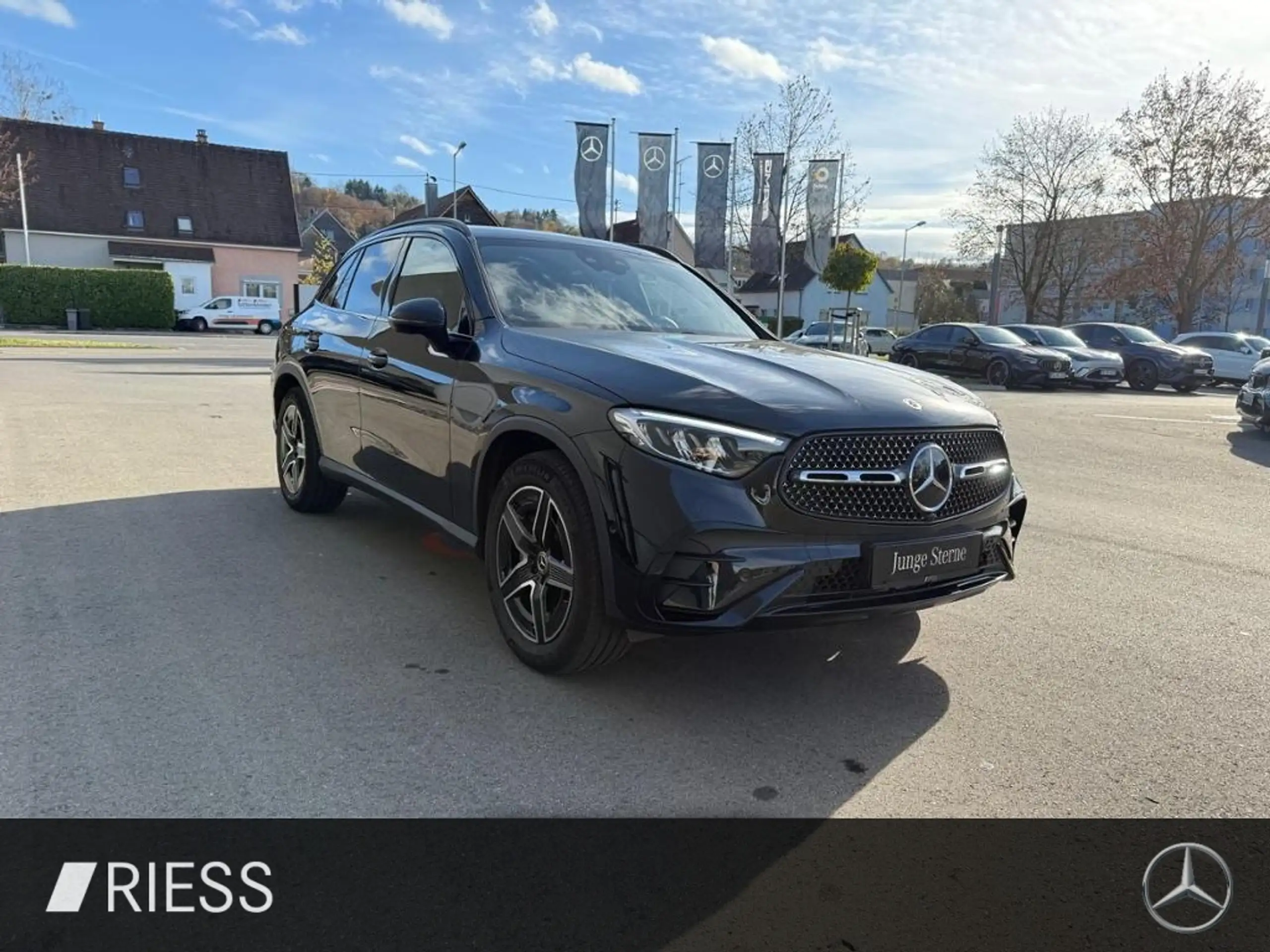 Mercedes-Benz - GLC 200