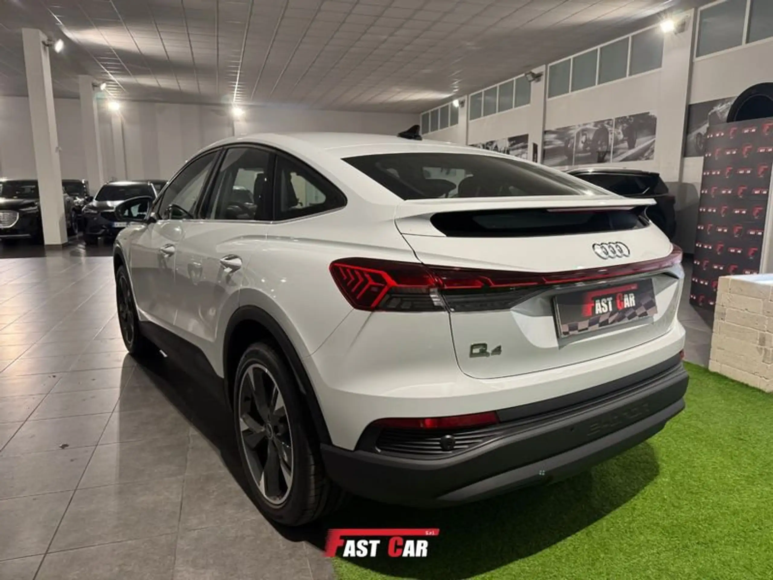 Audi - Q4 e-tron