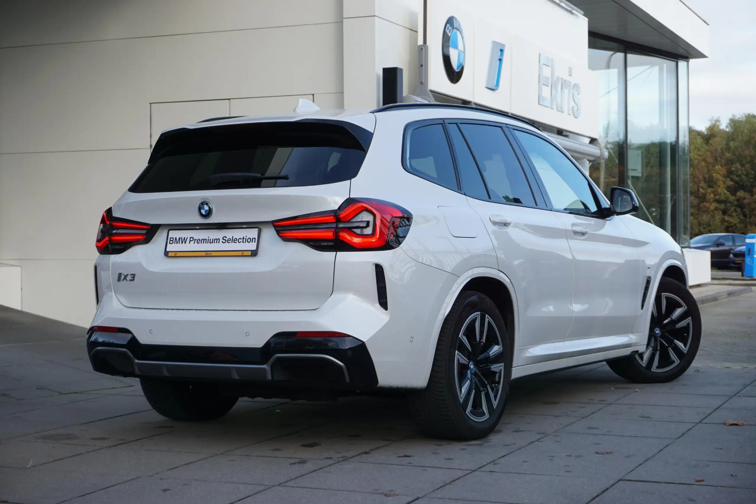 BMW - iX3