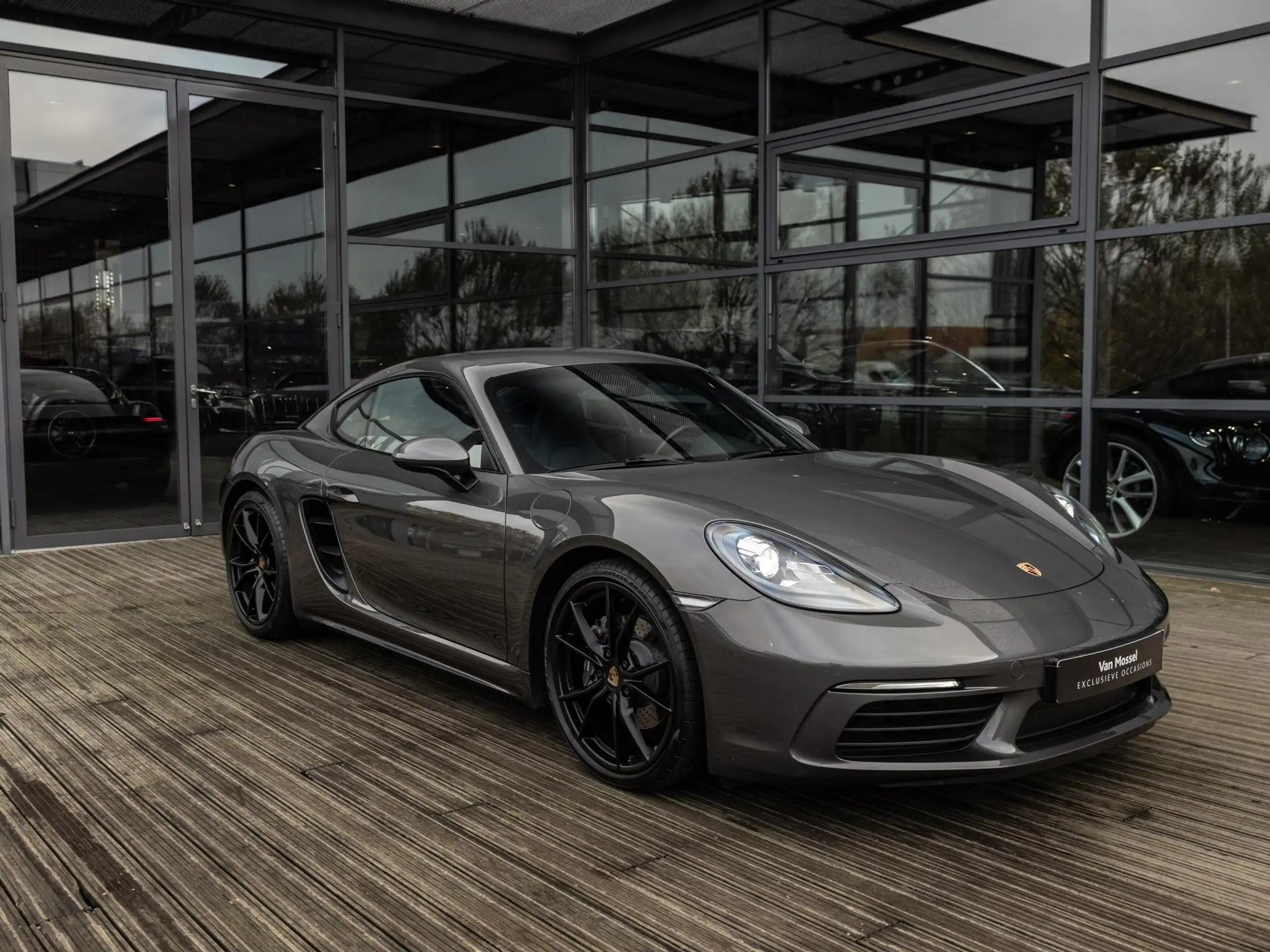 Porsche - Cayman