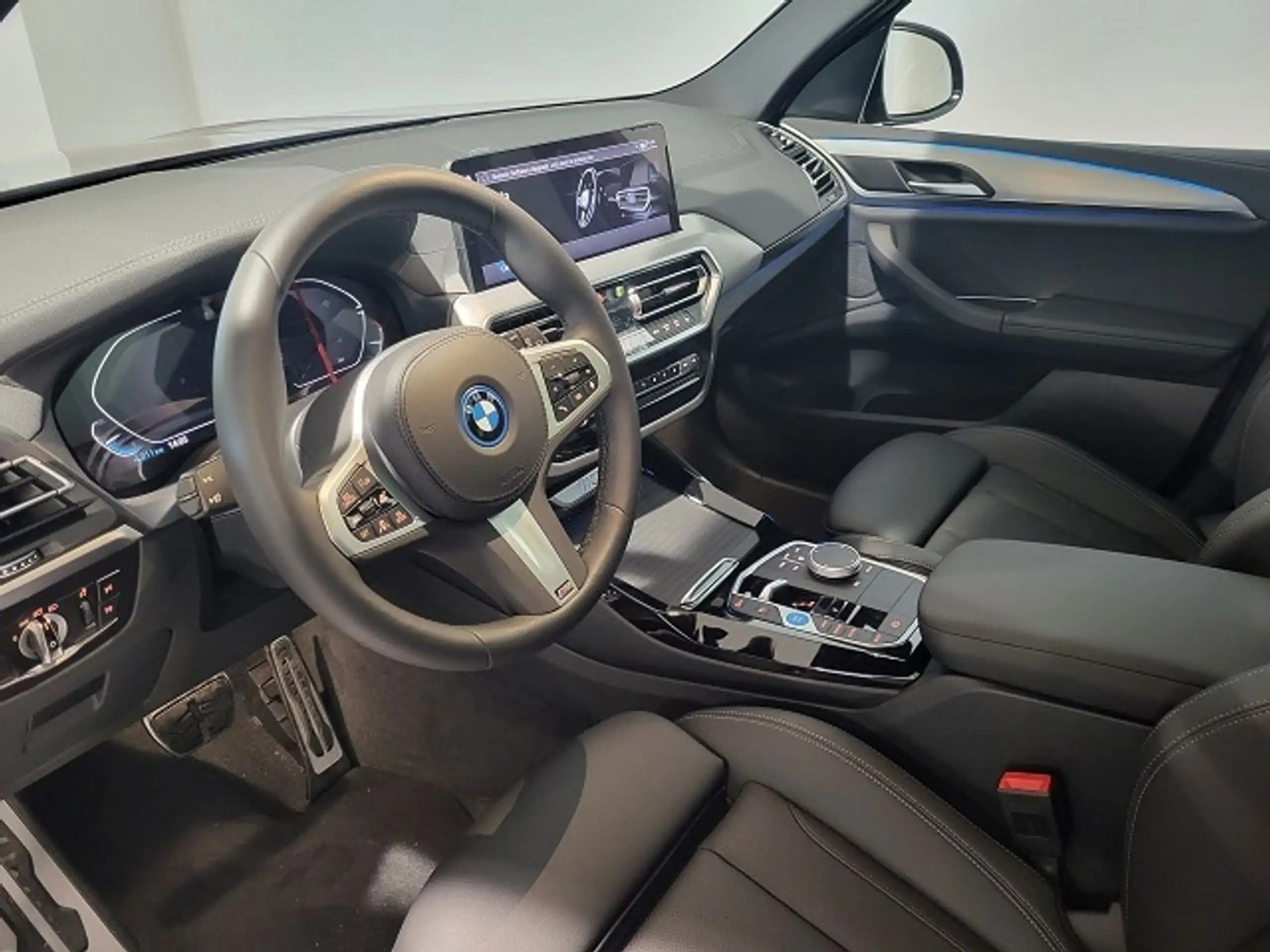 BMW - iX3