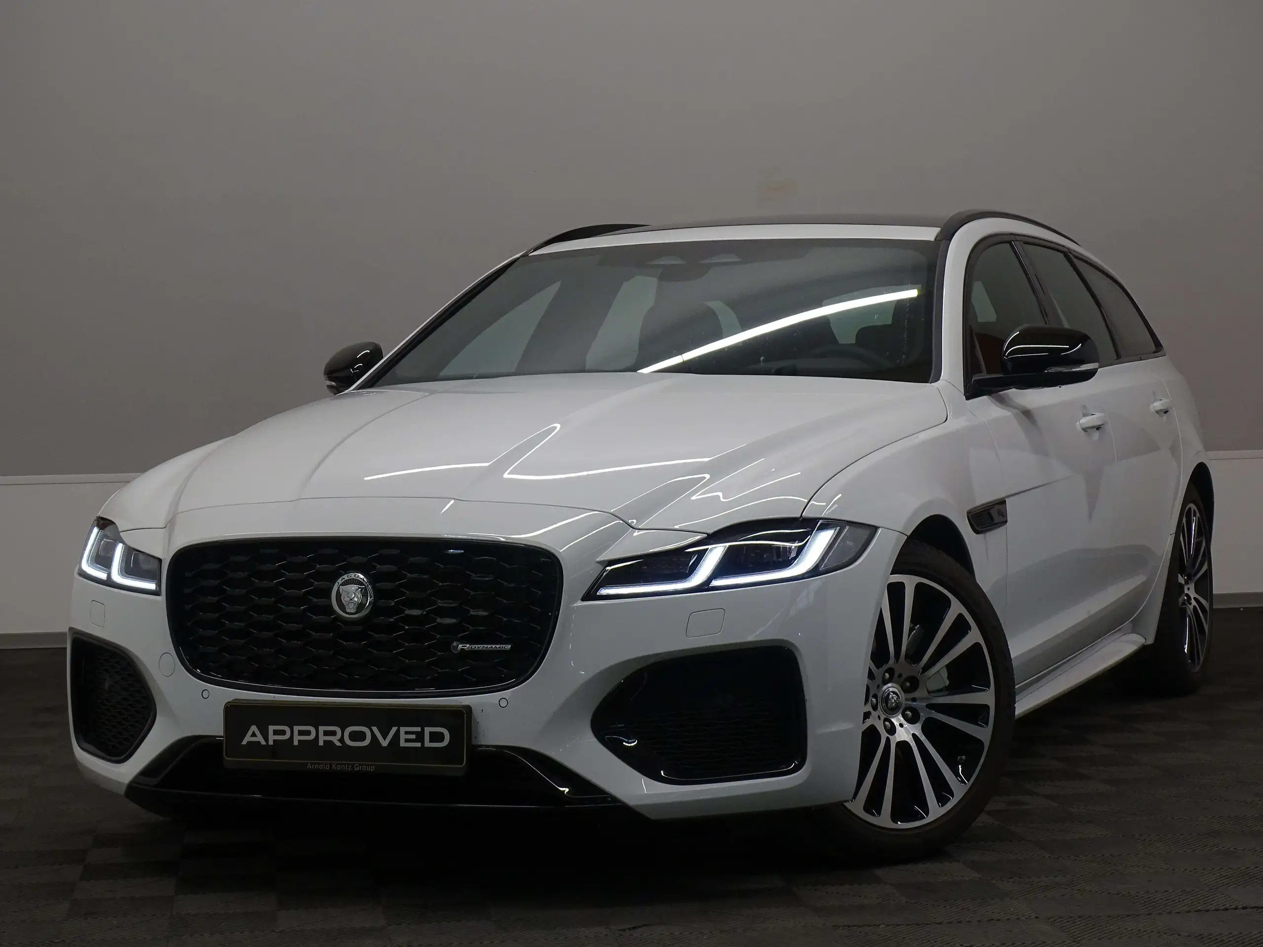 Jaguar XF 2024