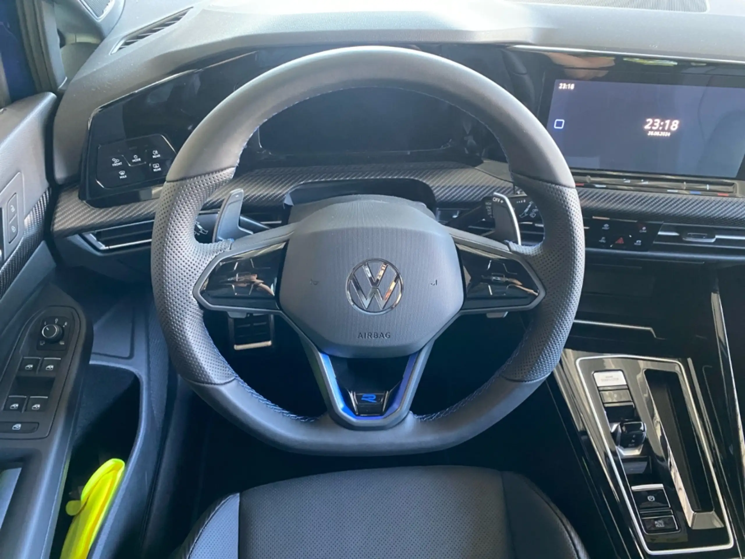 Volkswagen - Golf R