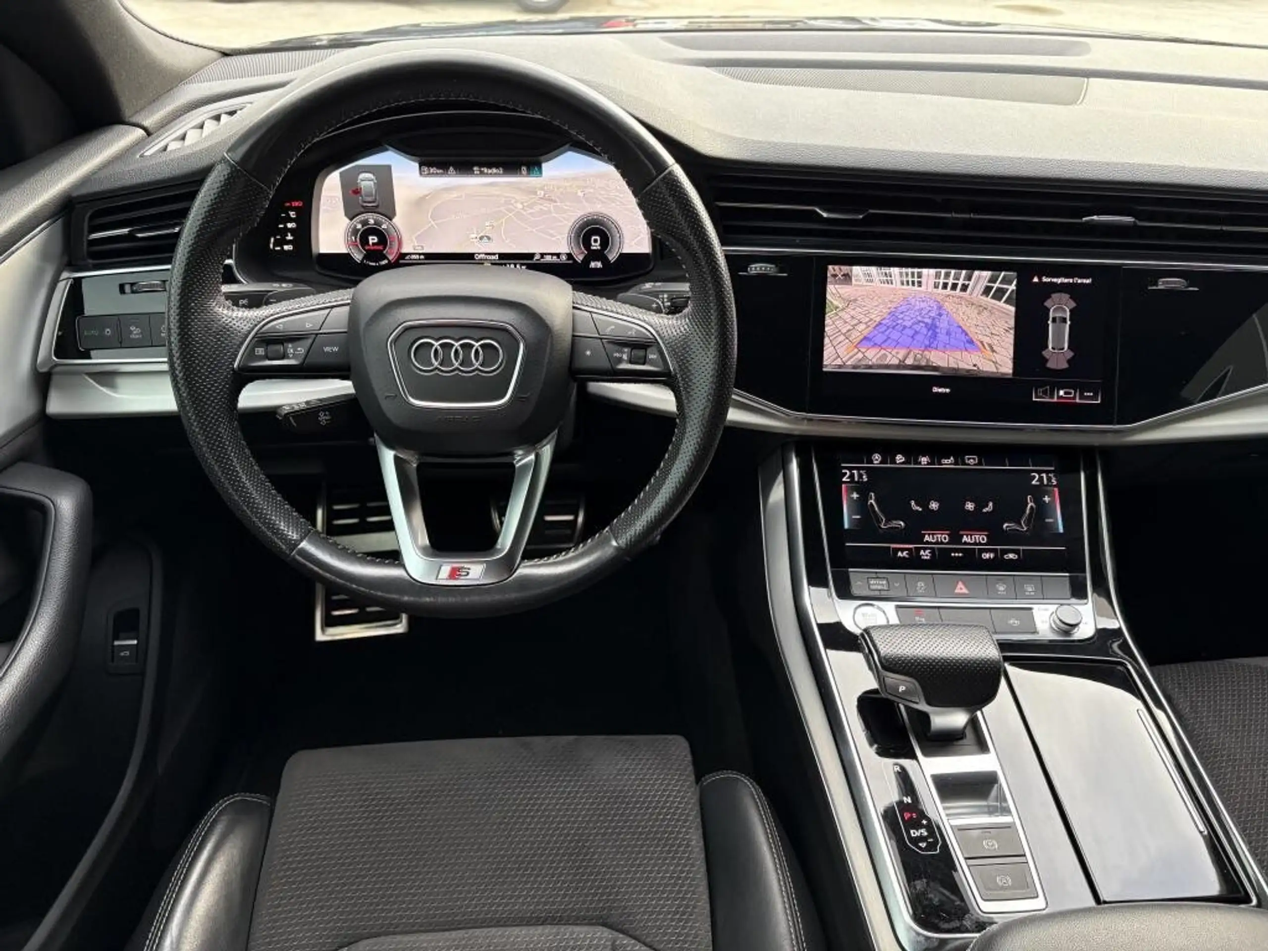 Audi - Q8