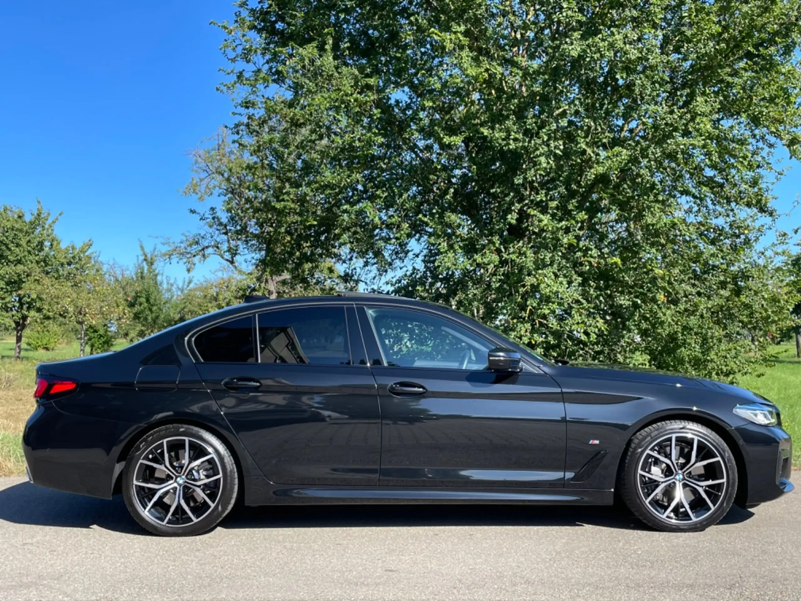 BMW - 530