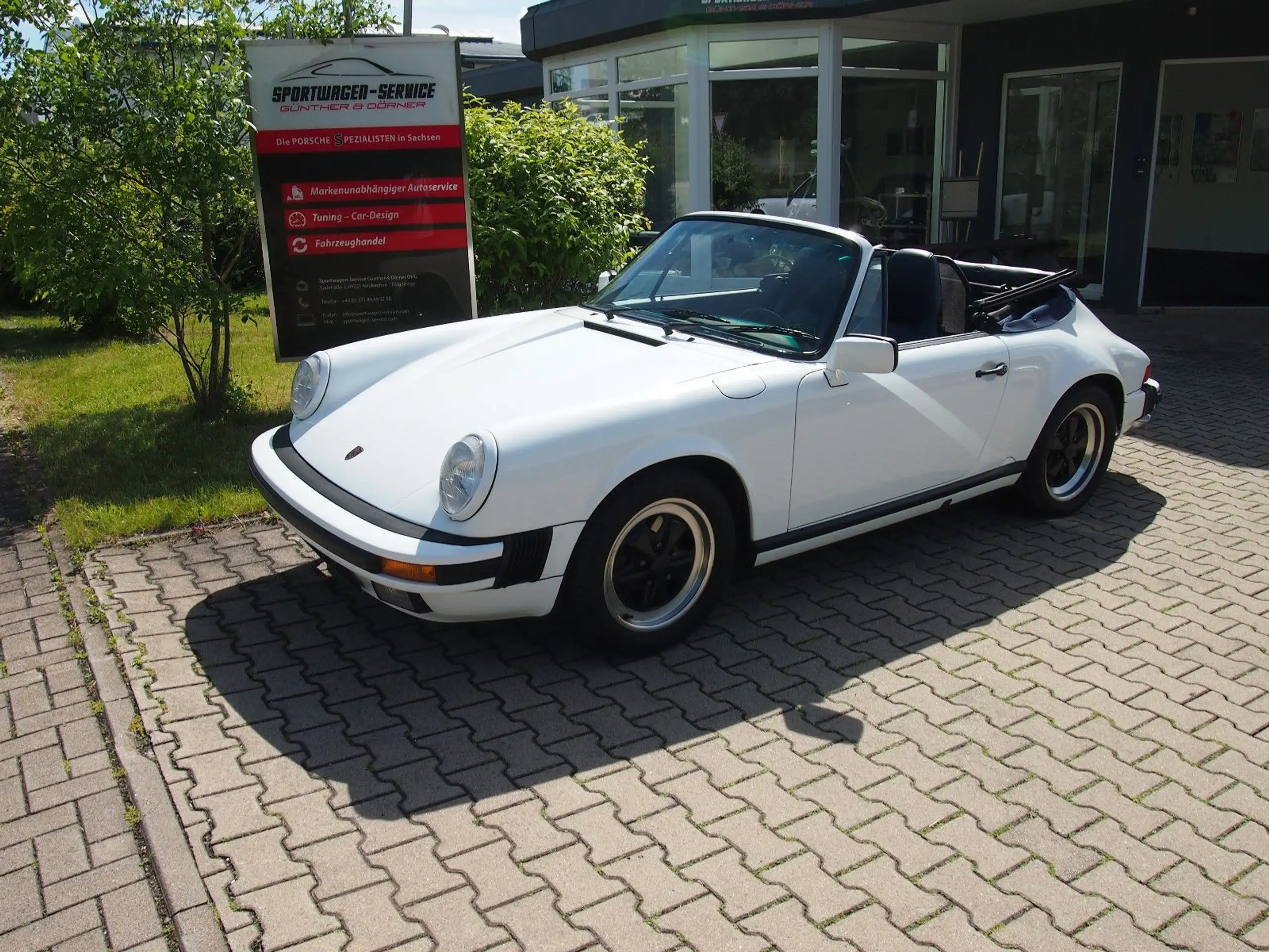 Porsche - 911