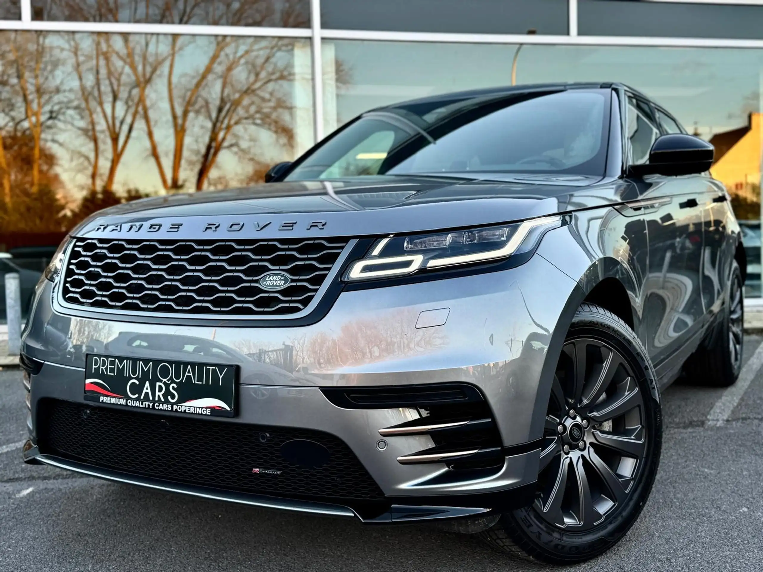 Land Rover - Range Rover Velar