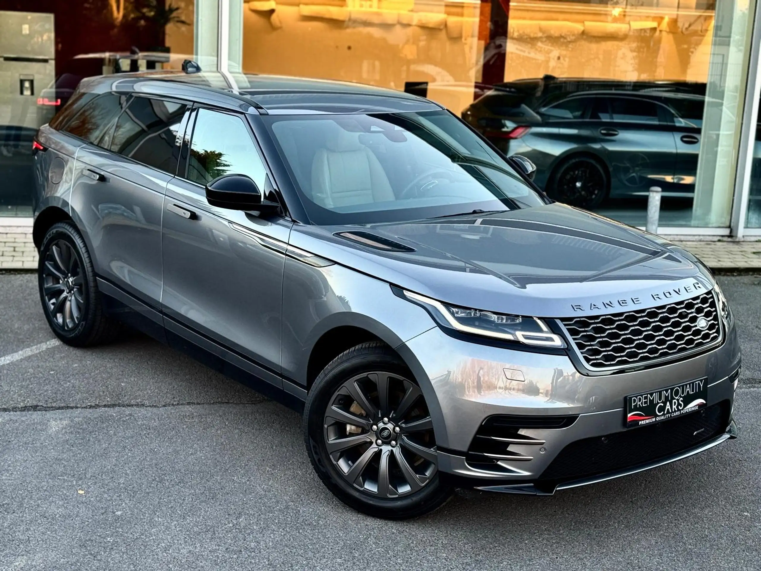 Land Rover - Range Rover Velar