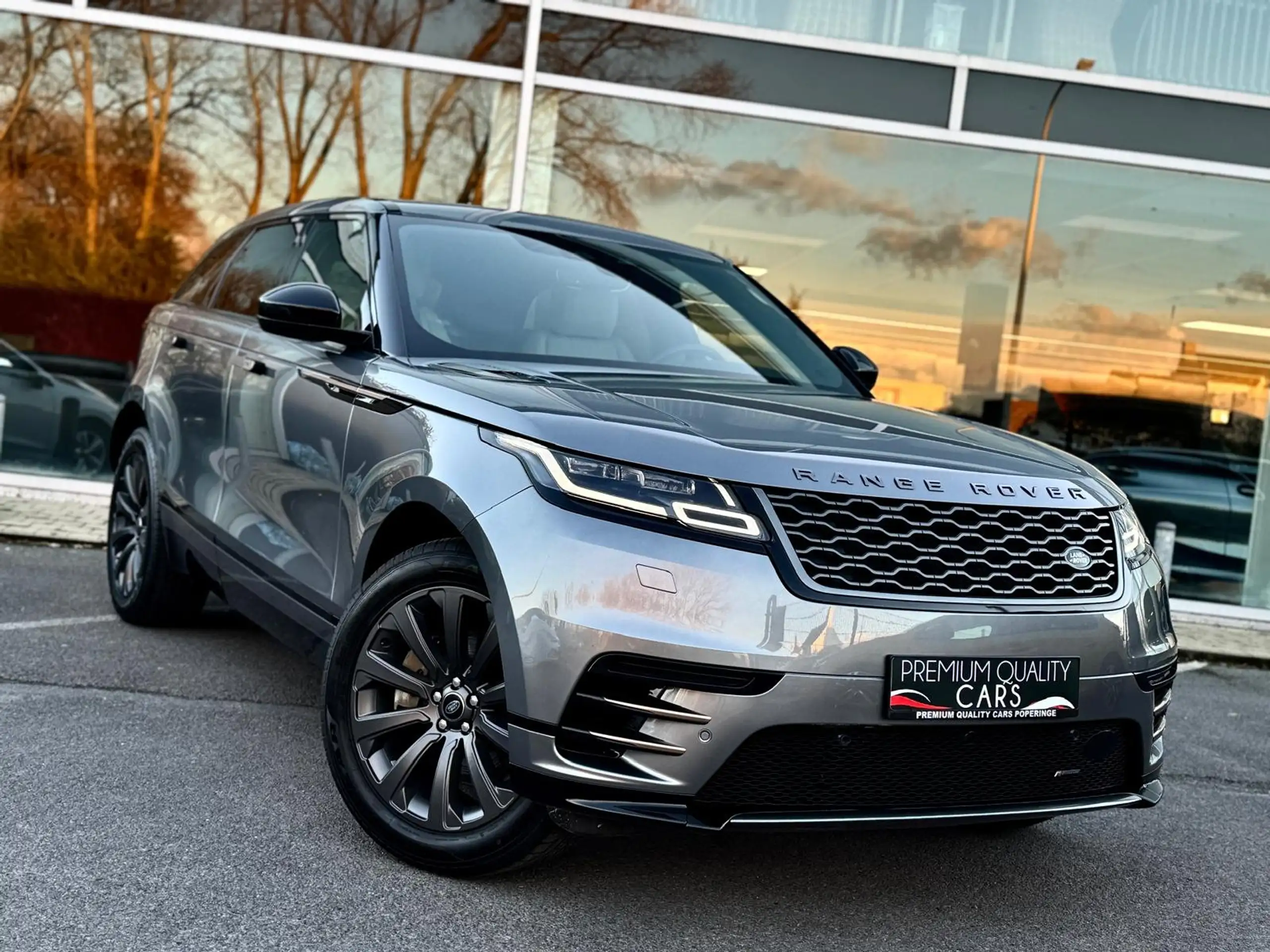 Land Rover - Range Rover Velar