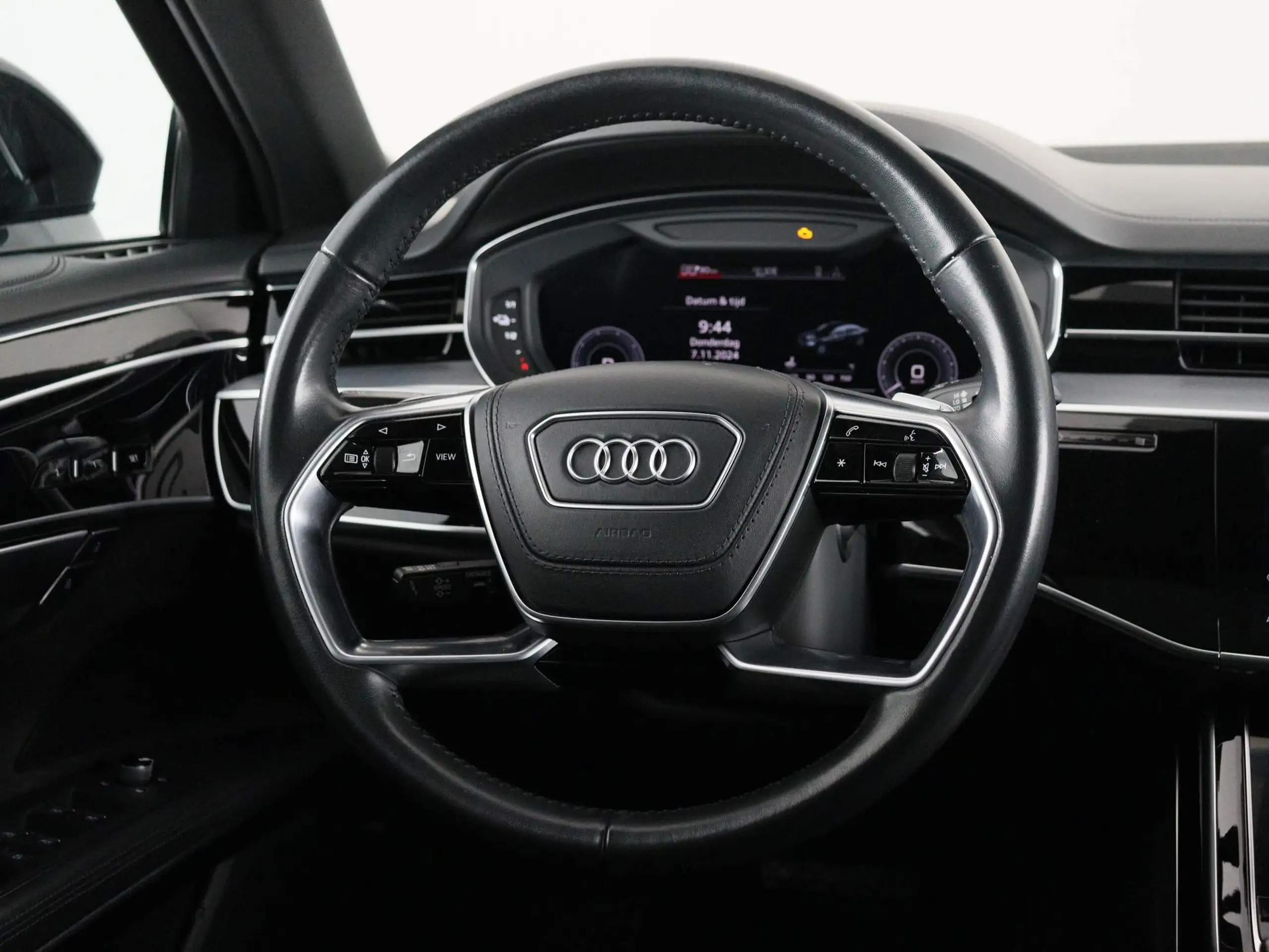 Audi - A8