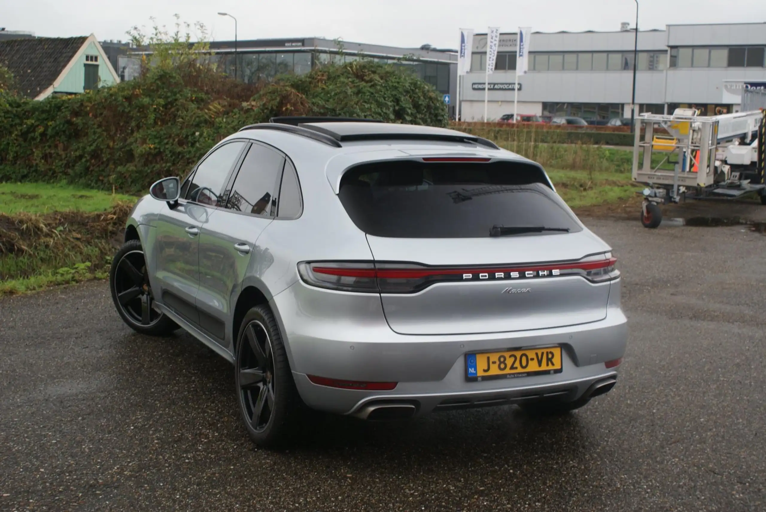 Porsche - Macan