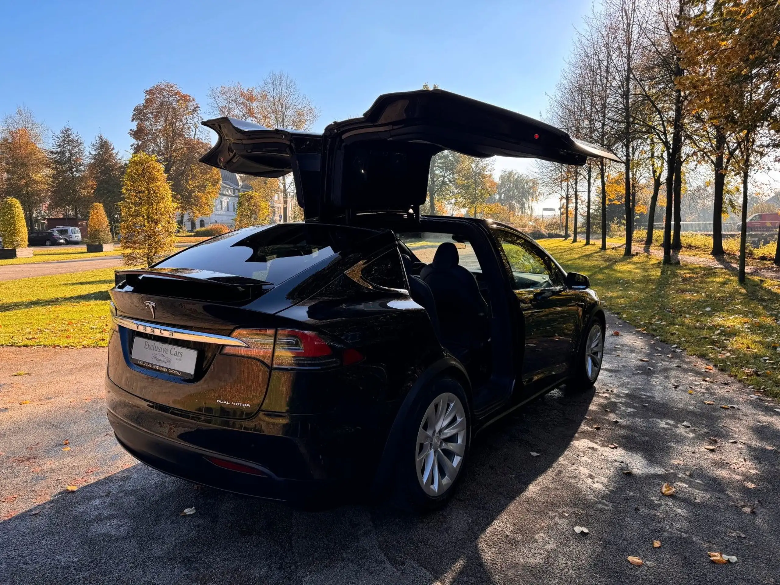 Tesla - Model X