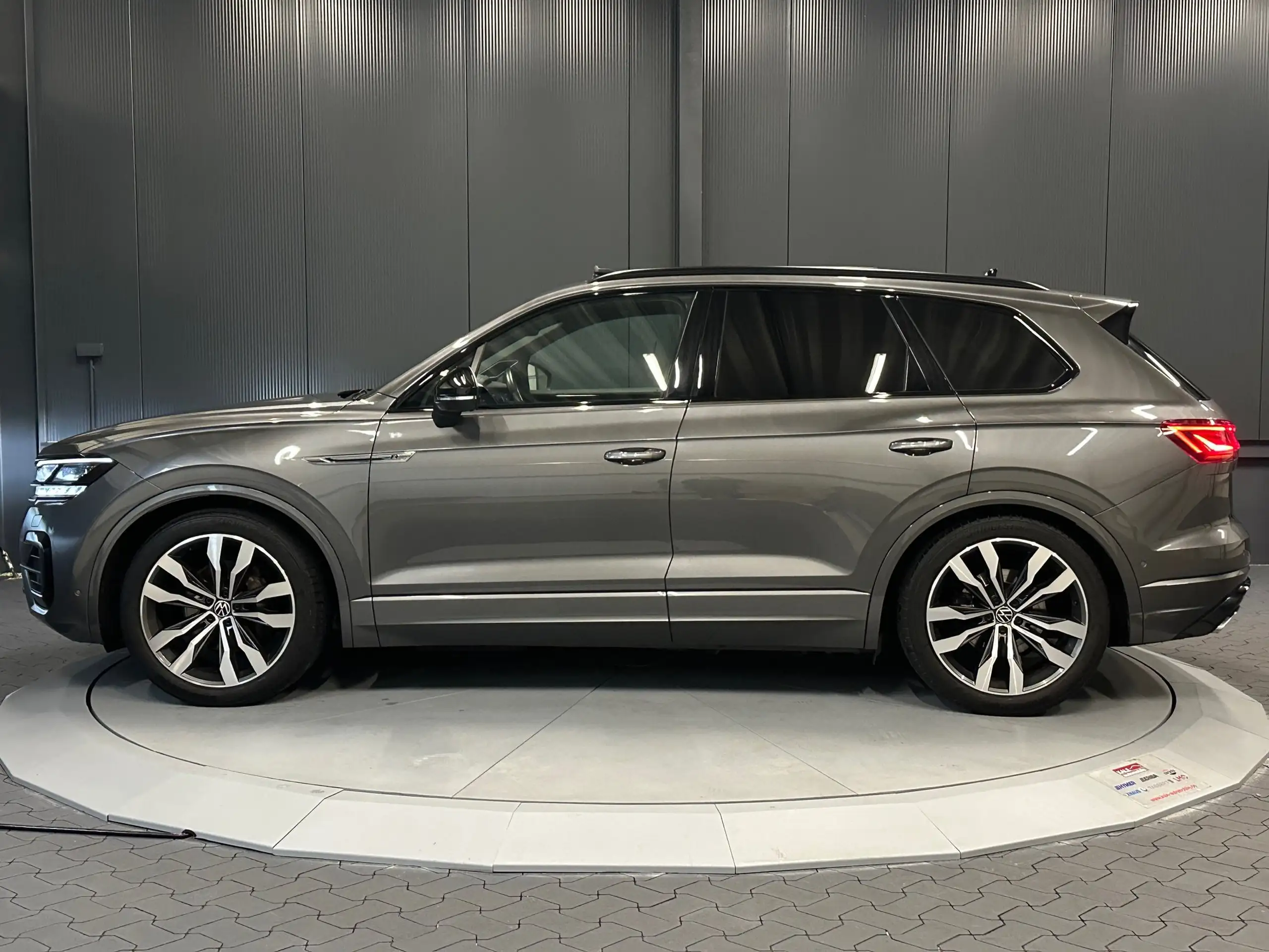 Volkswagen - Touareg