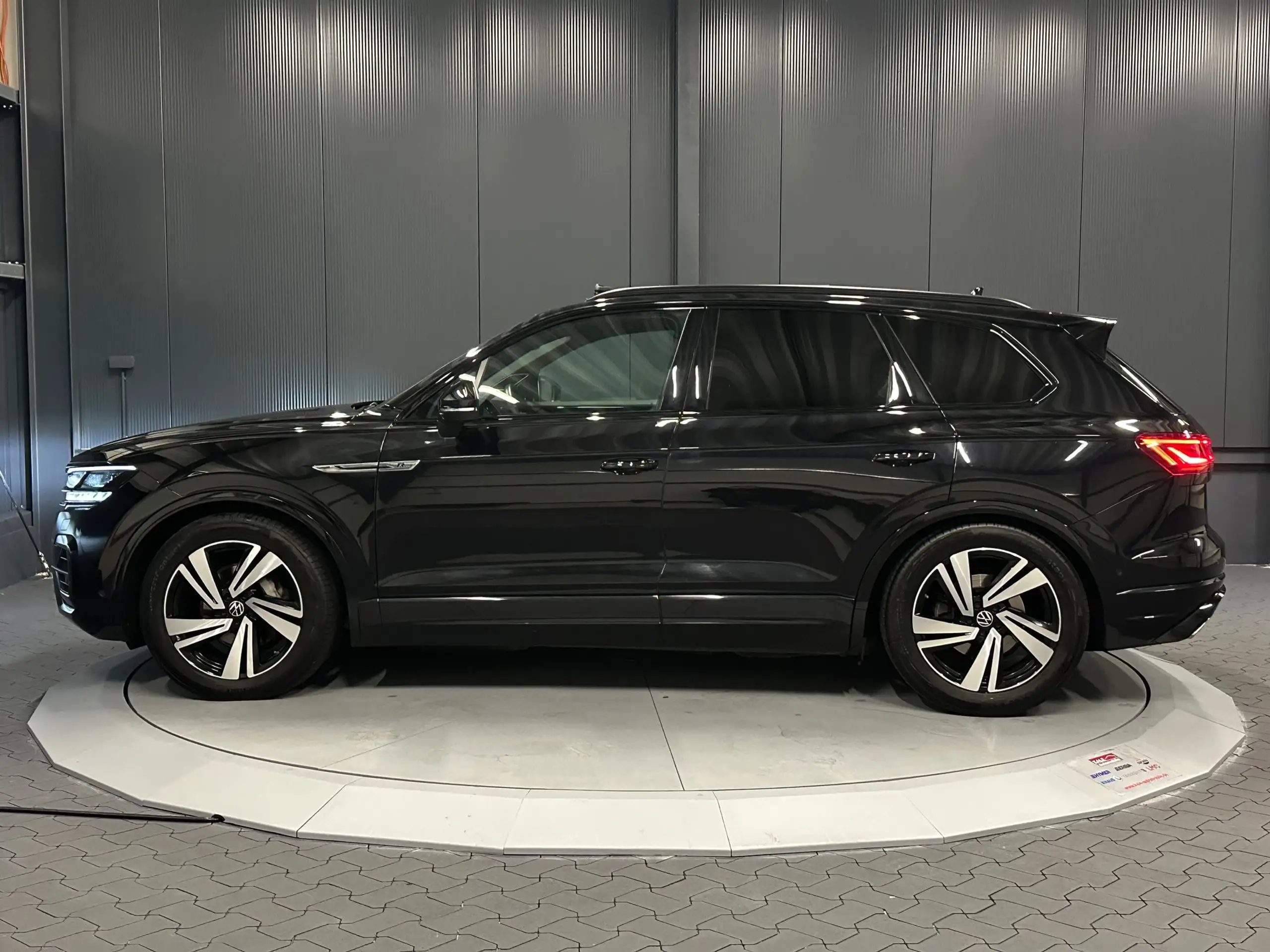 Volkswagen - Touareg