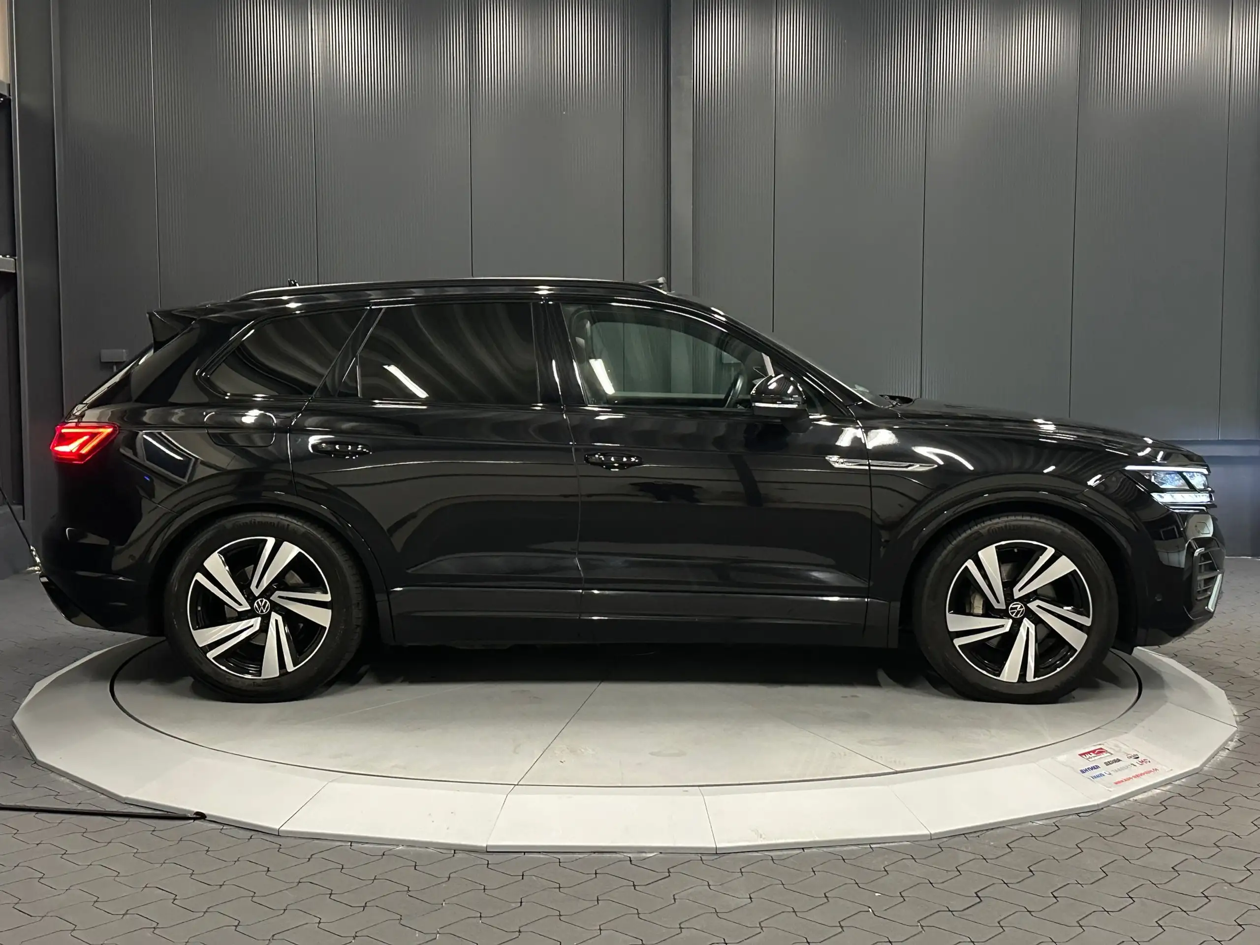 Volkswagen - Touareg