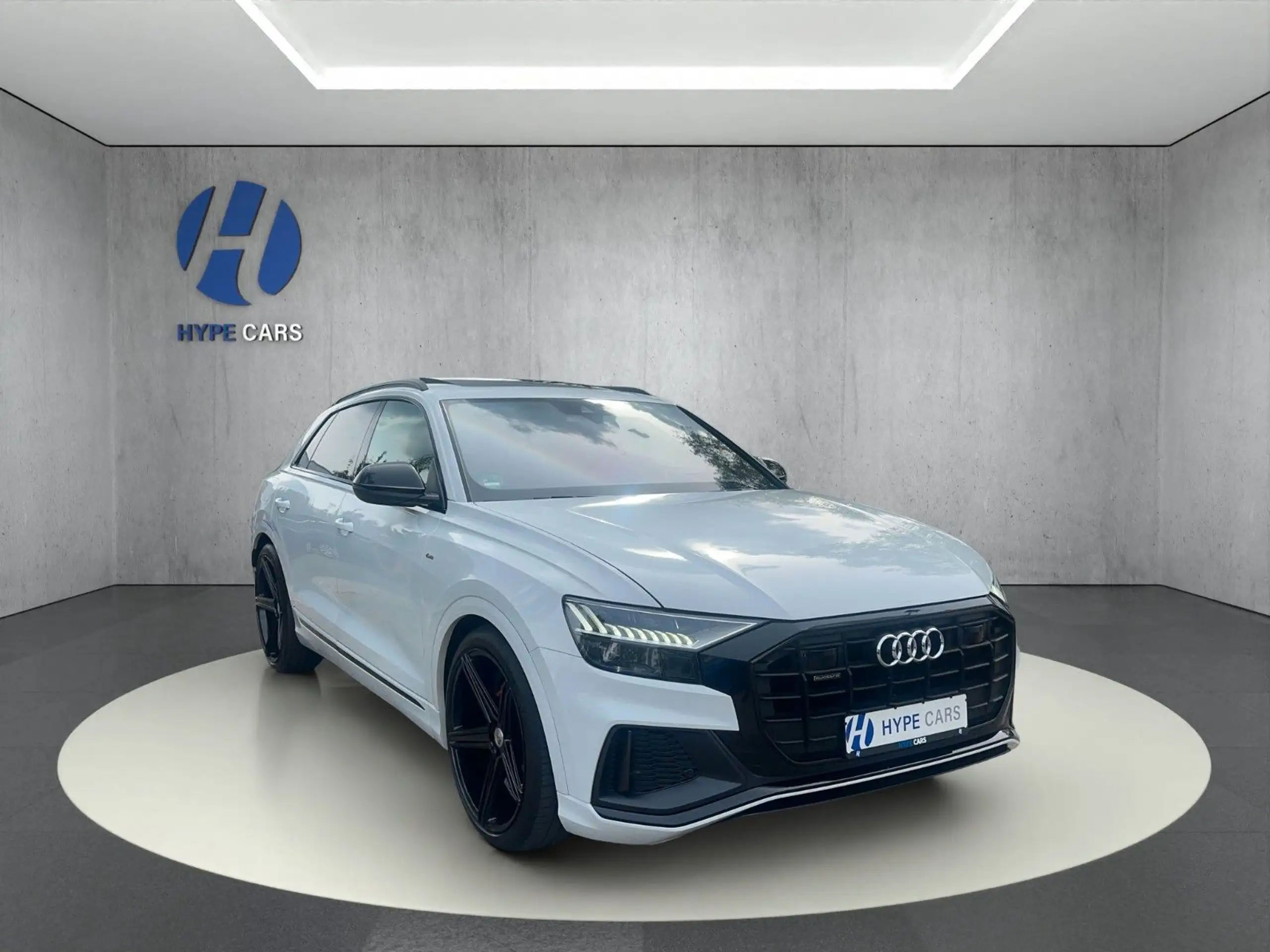 Audi - Q8