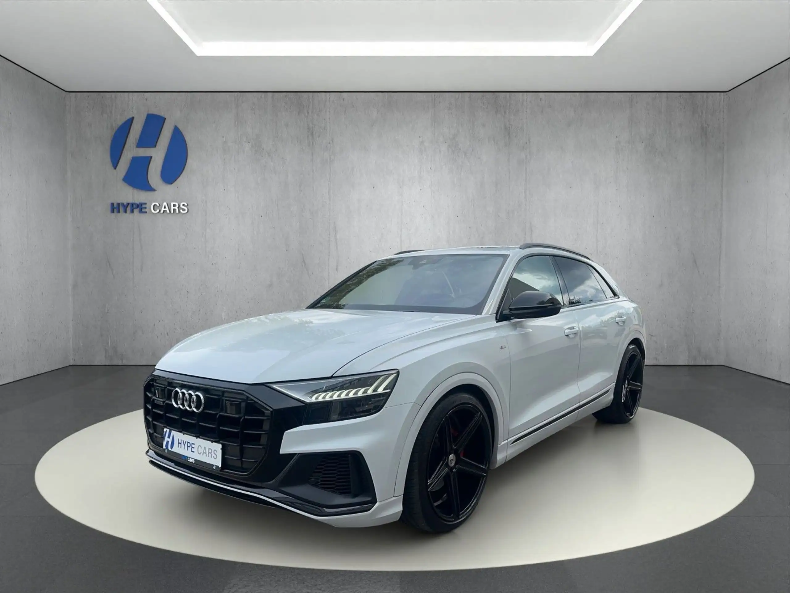 Audi - Q8