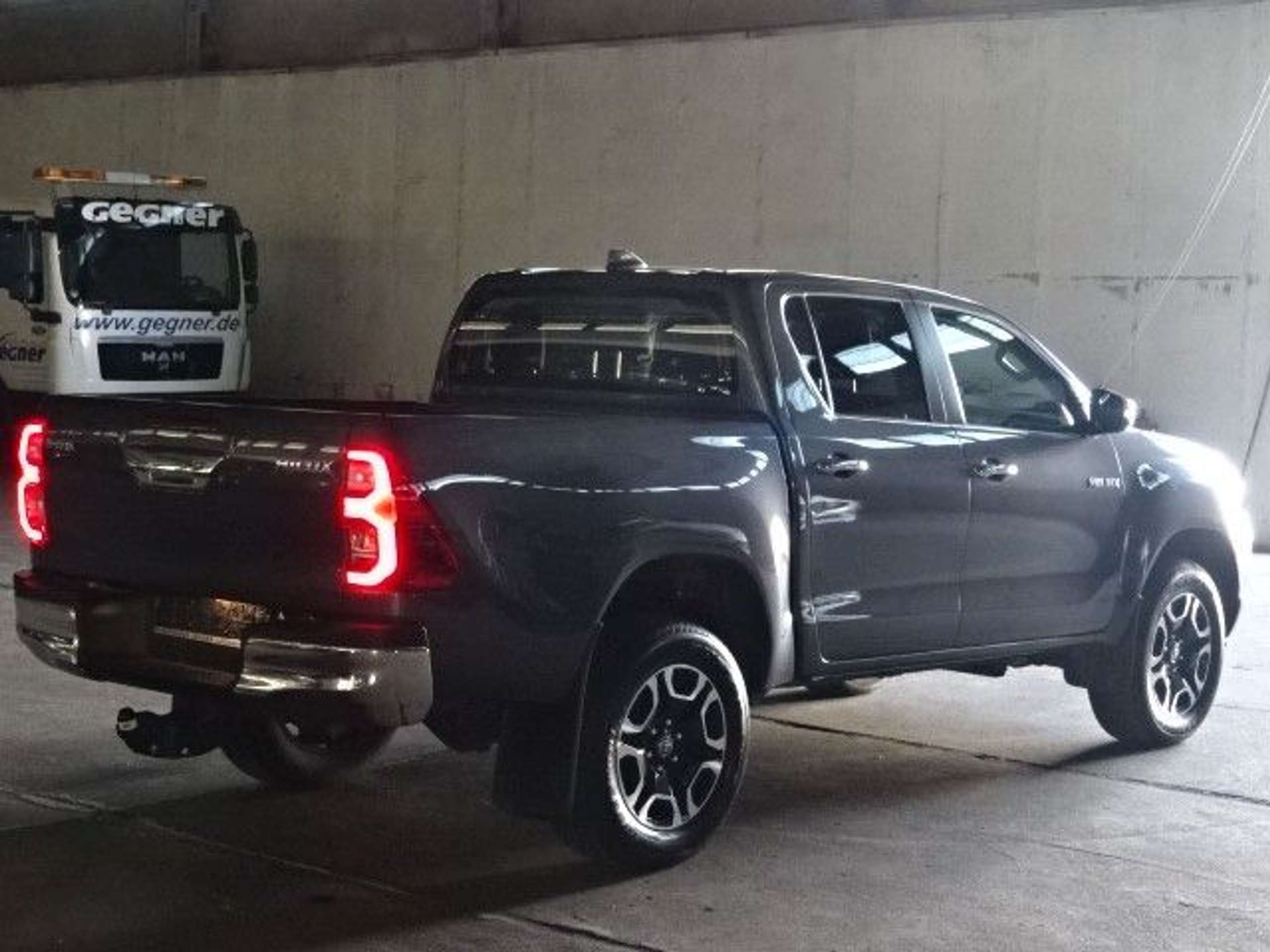 Toyota - Hilux