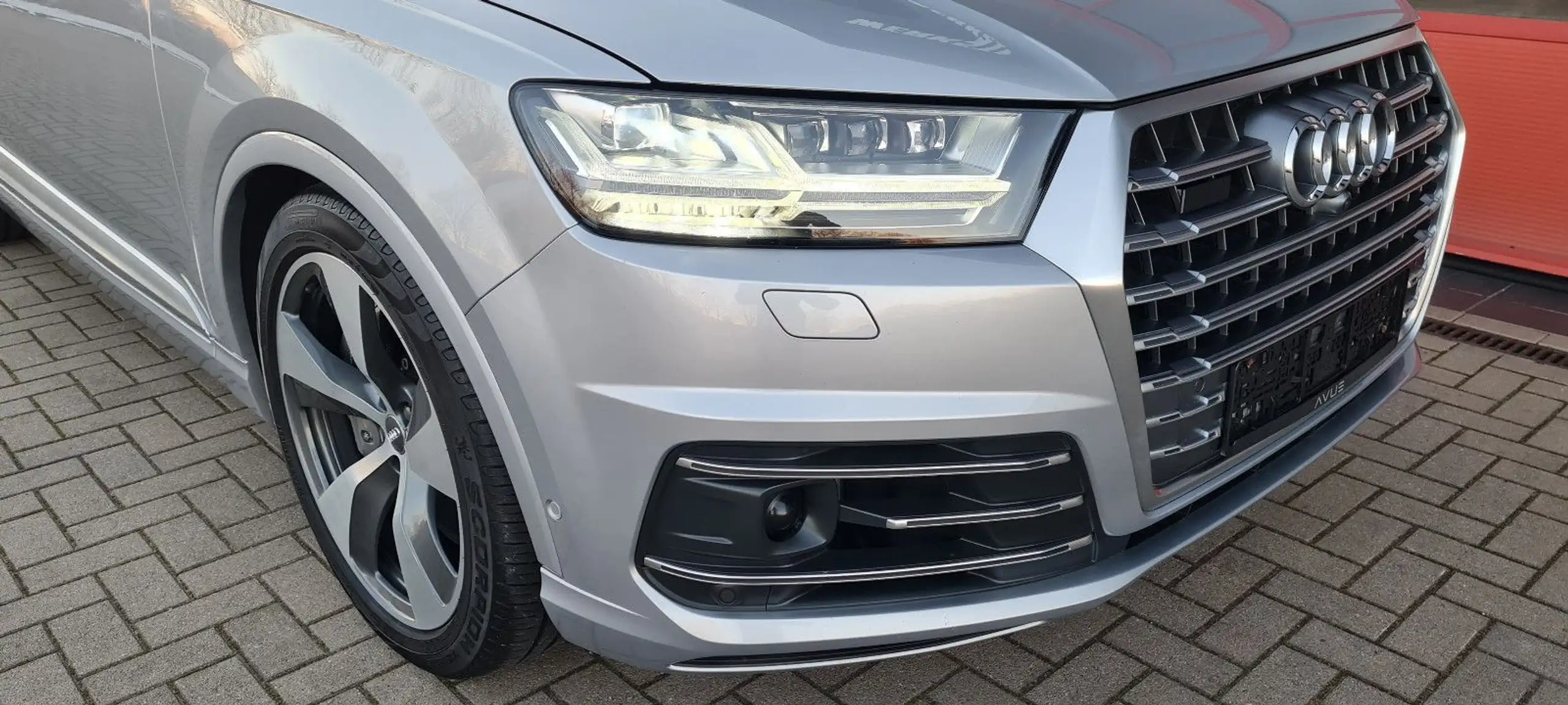 Audi - SQ7