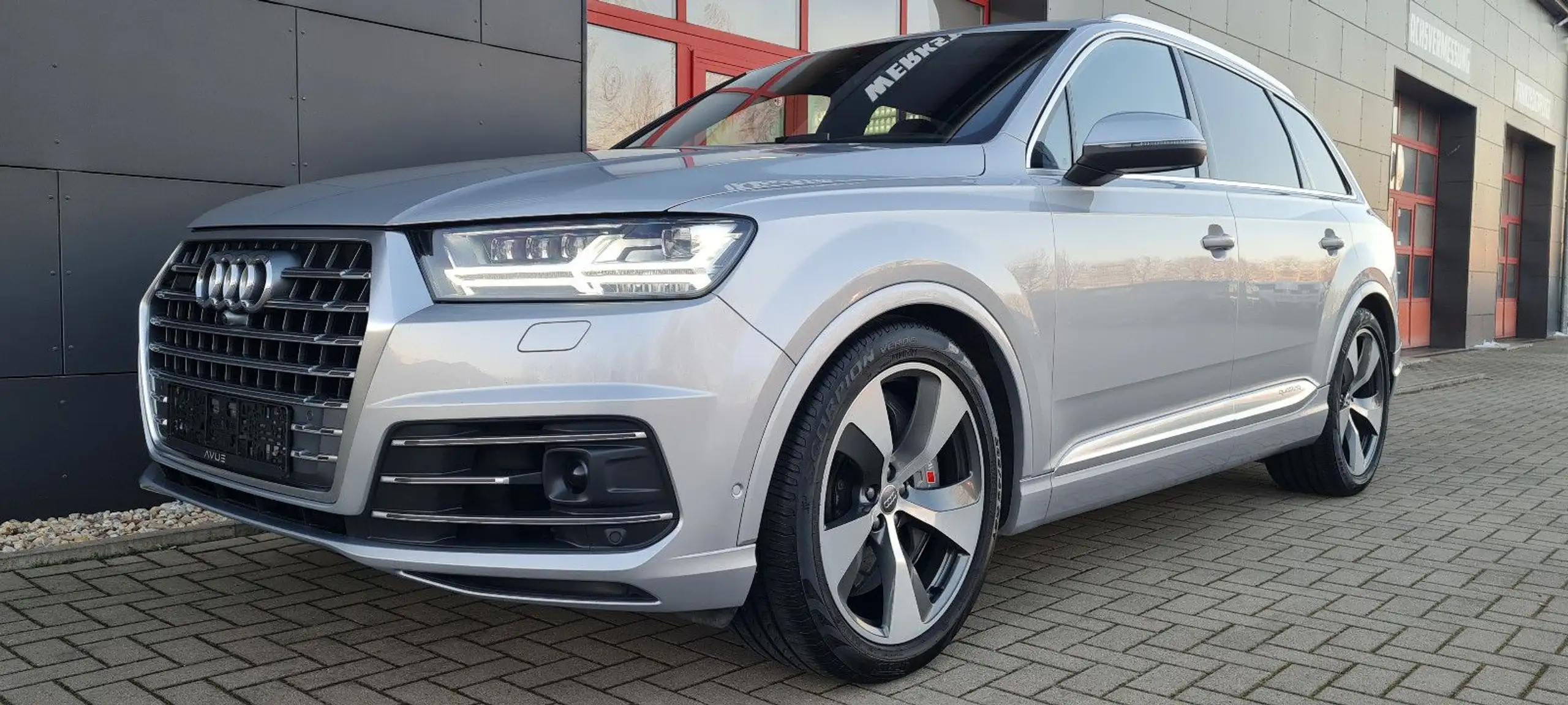 Audi - SQ7