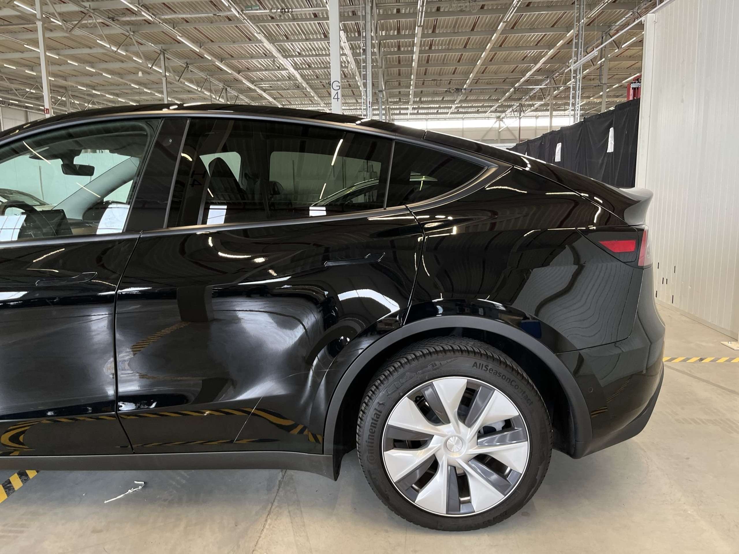 Tesla - Model Y