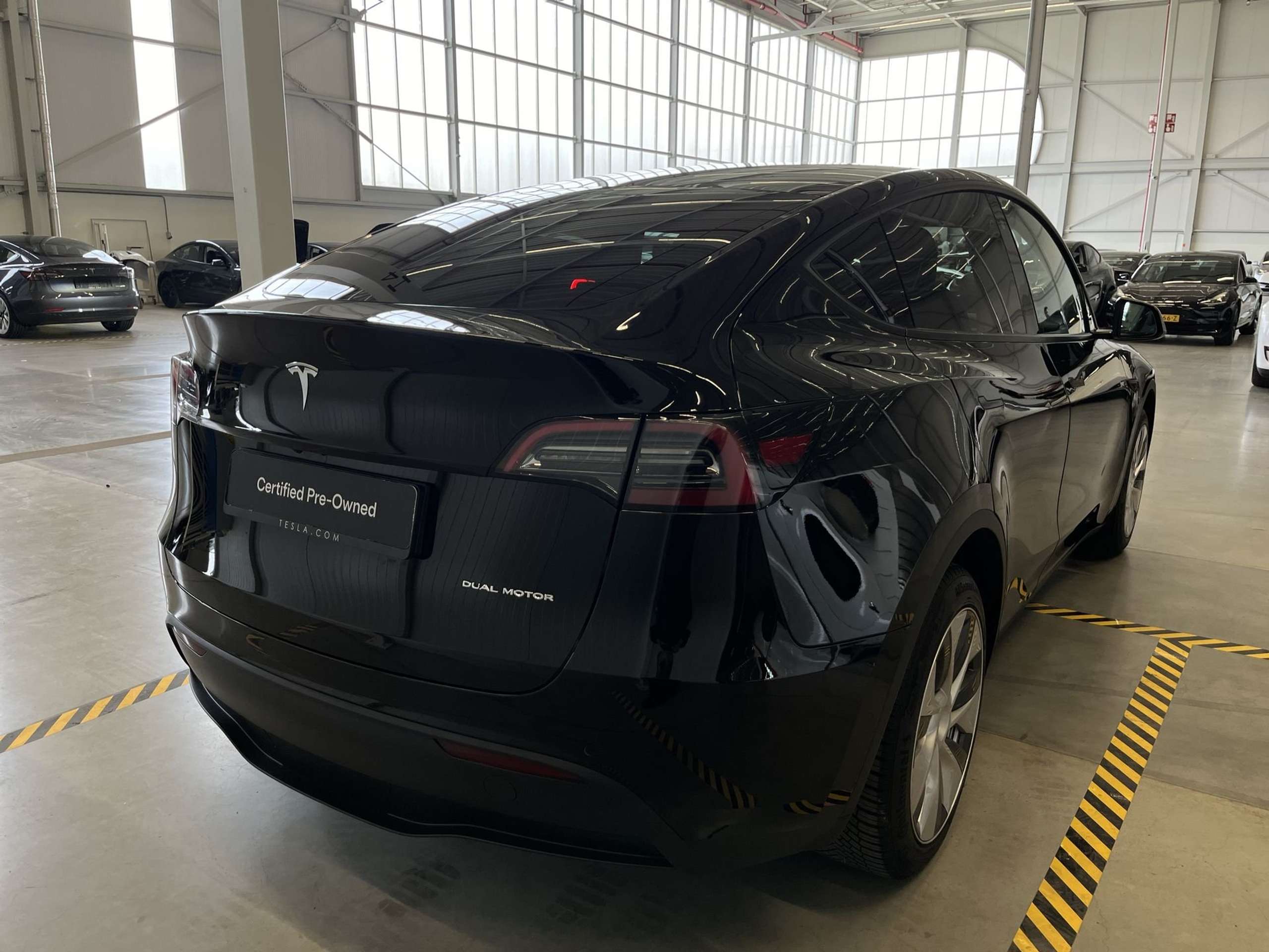 Tesla - Model Y