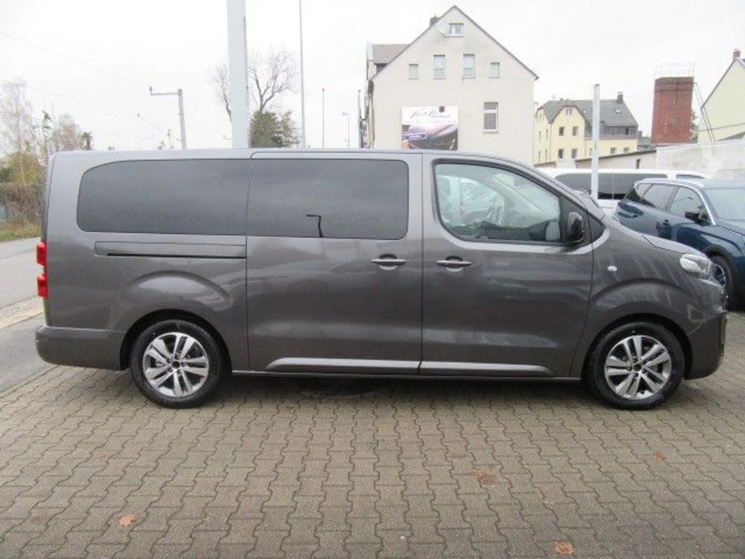 Peugeot - Traveller