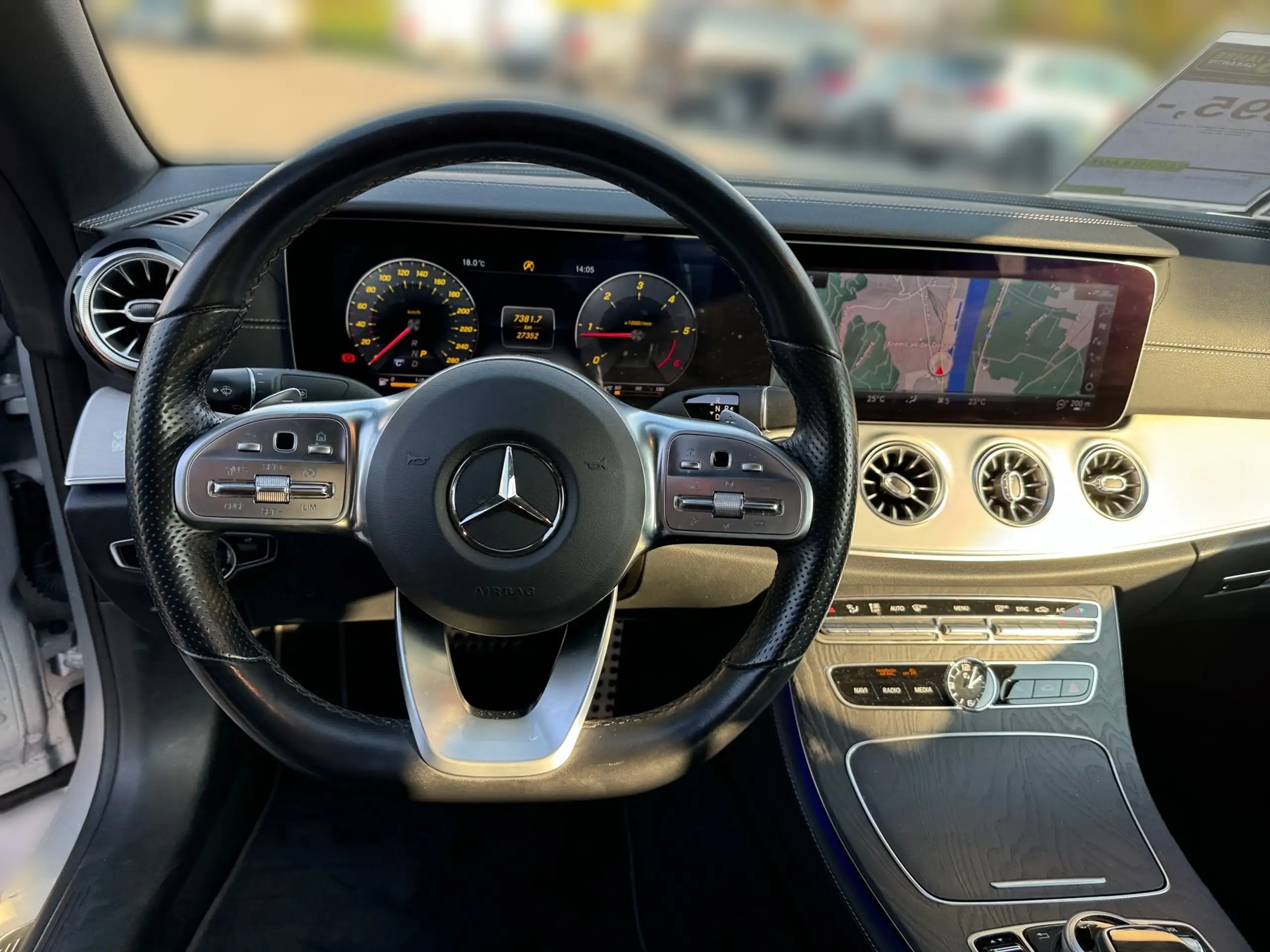 Mercedes-Benz - E 220