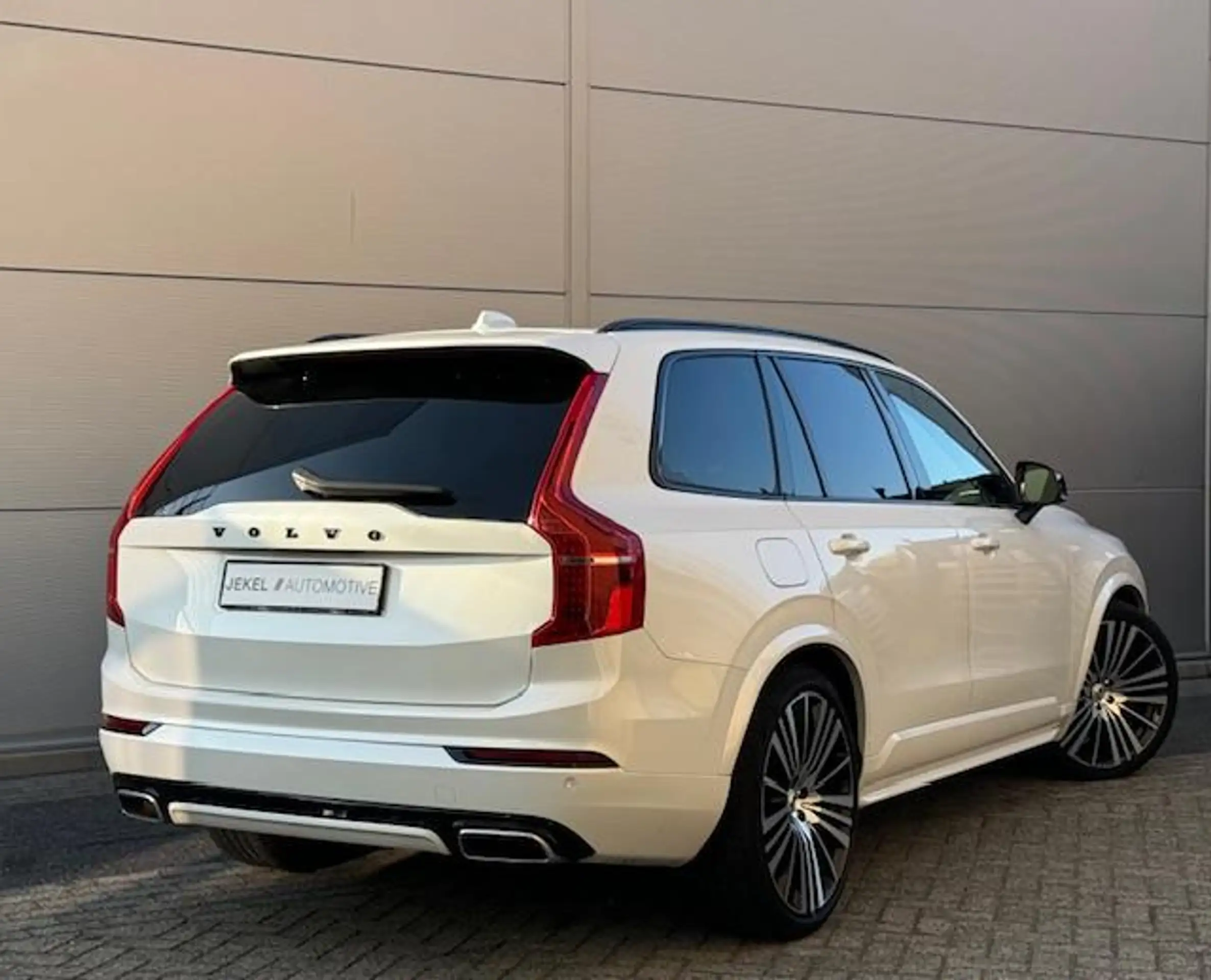 Volvo - XC90