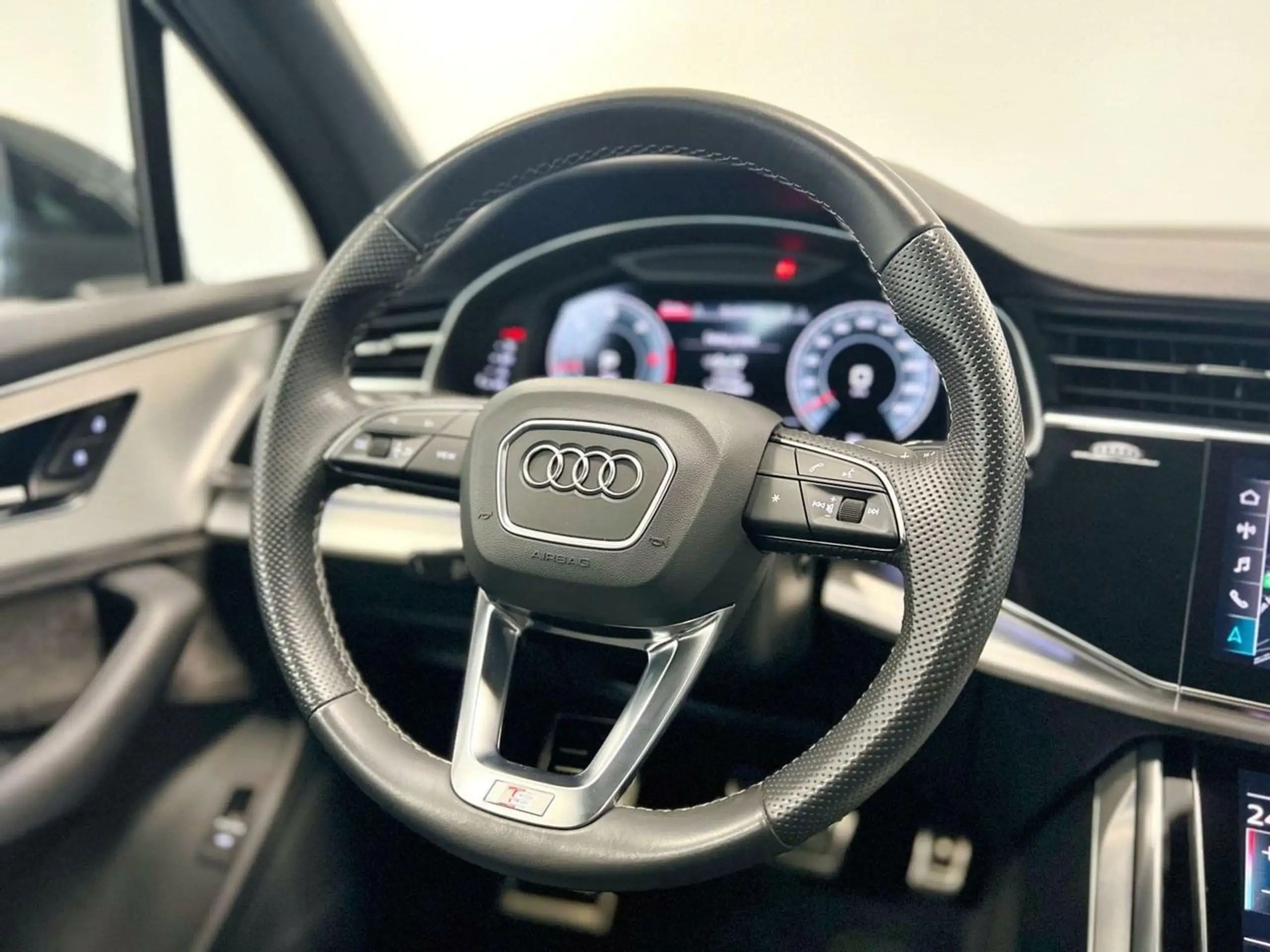 Audi - Q7