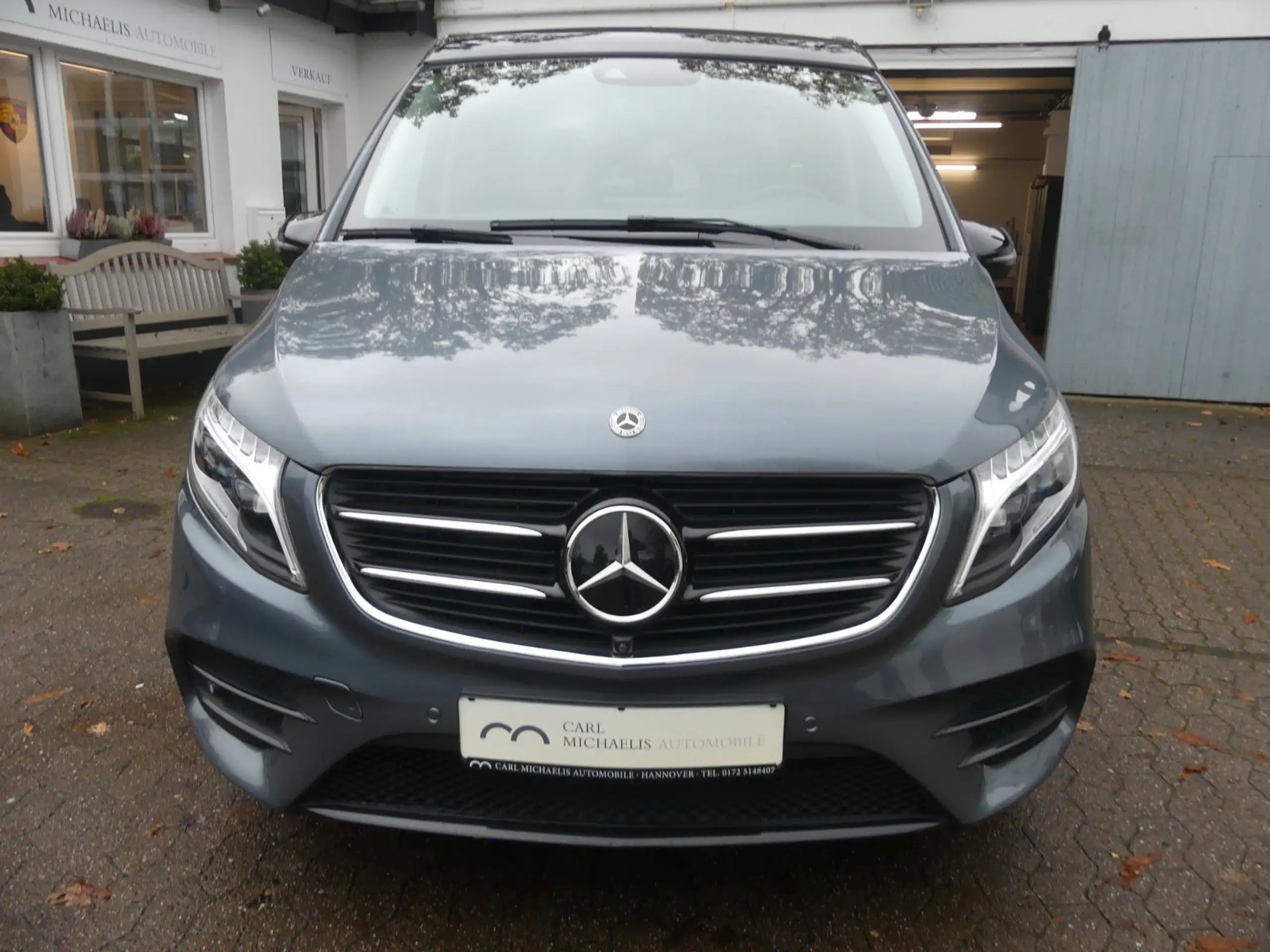 Mercedes-Benz - V 250