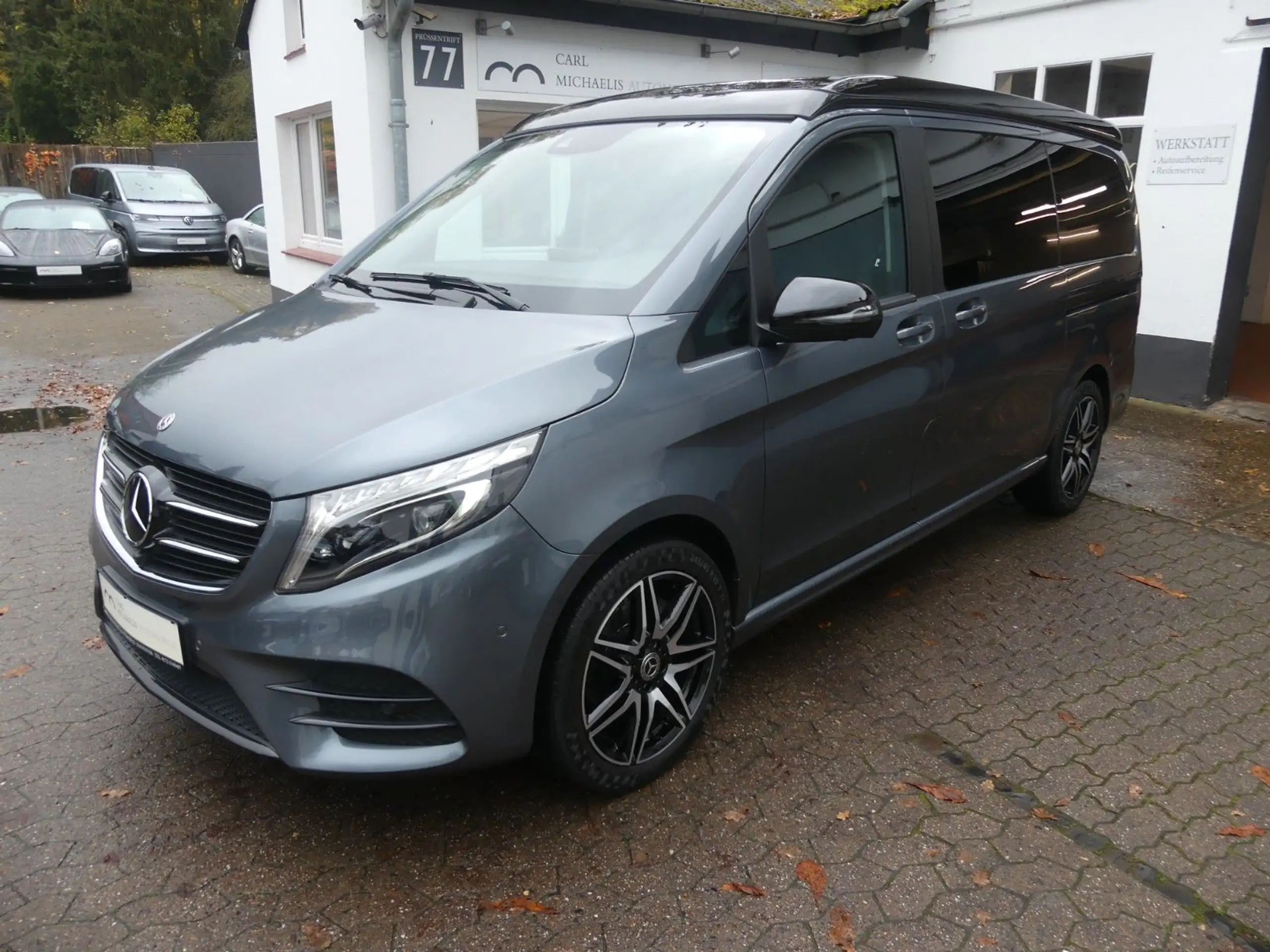 Mercedes-Benz - V 250