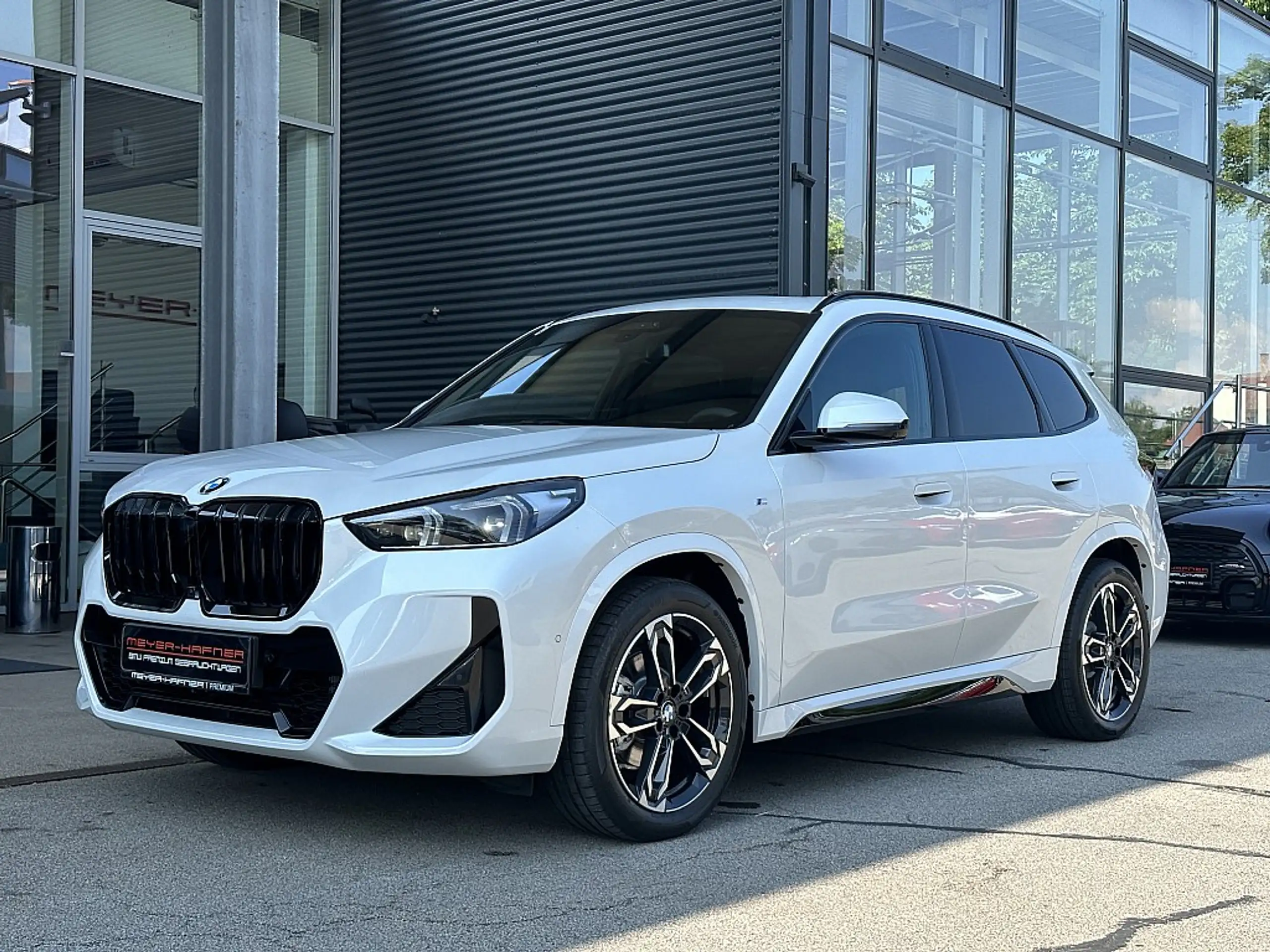 BMW - X1