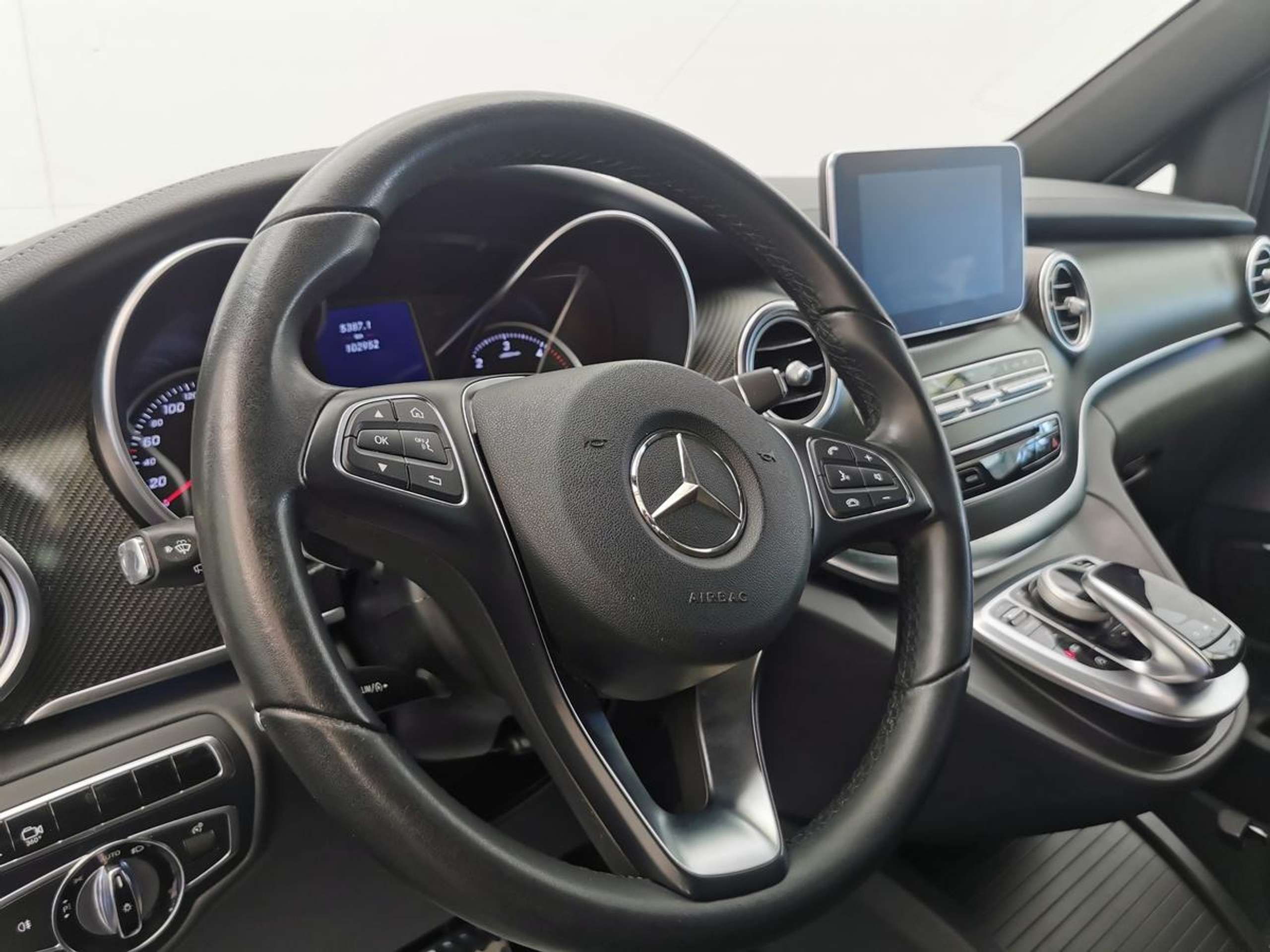 Mercedes-Benz - V 250