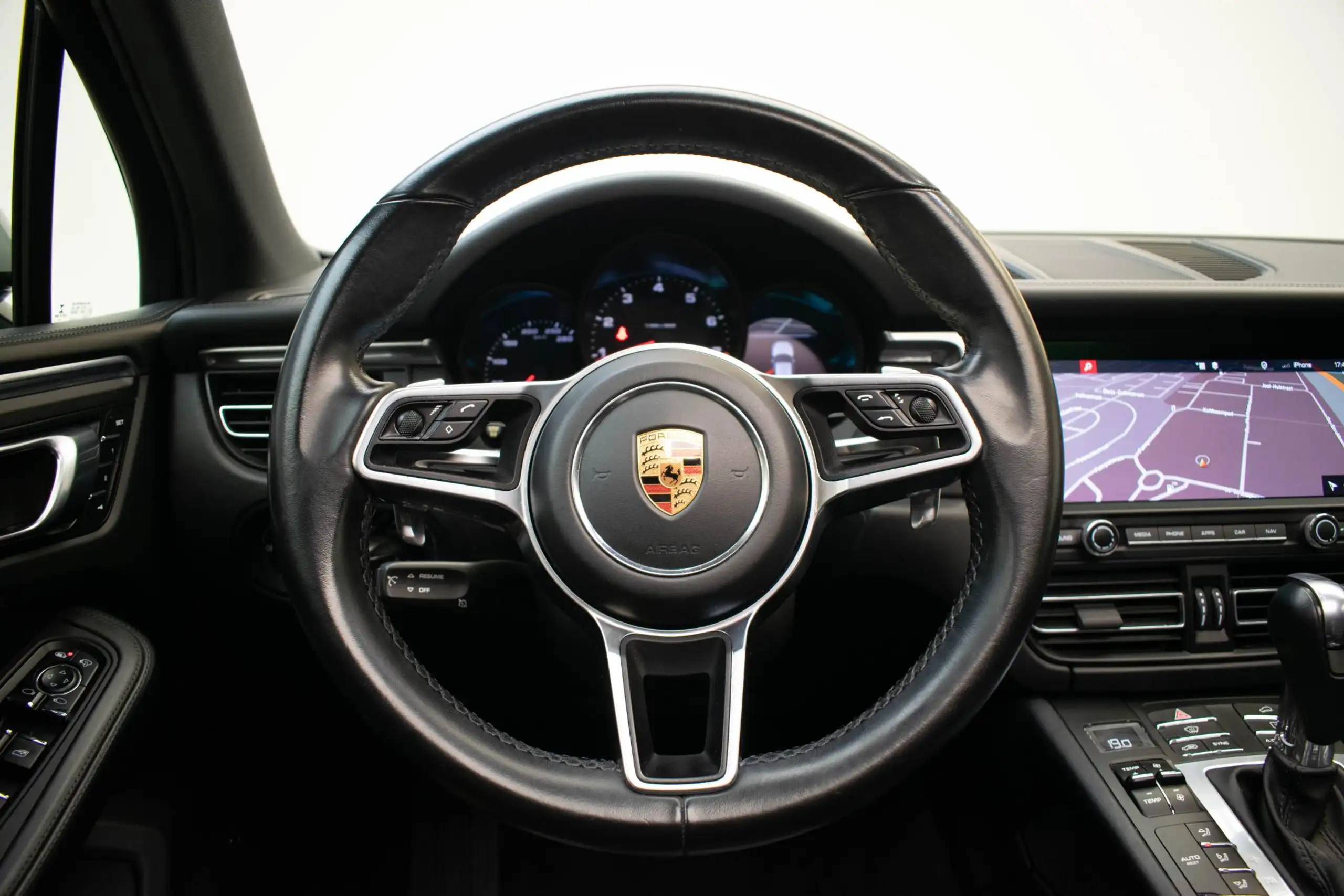 Porsche - Macan