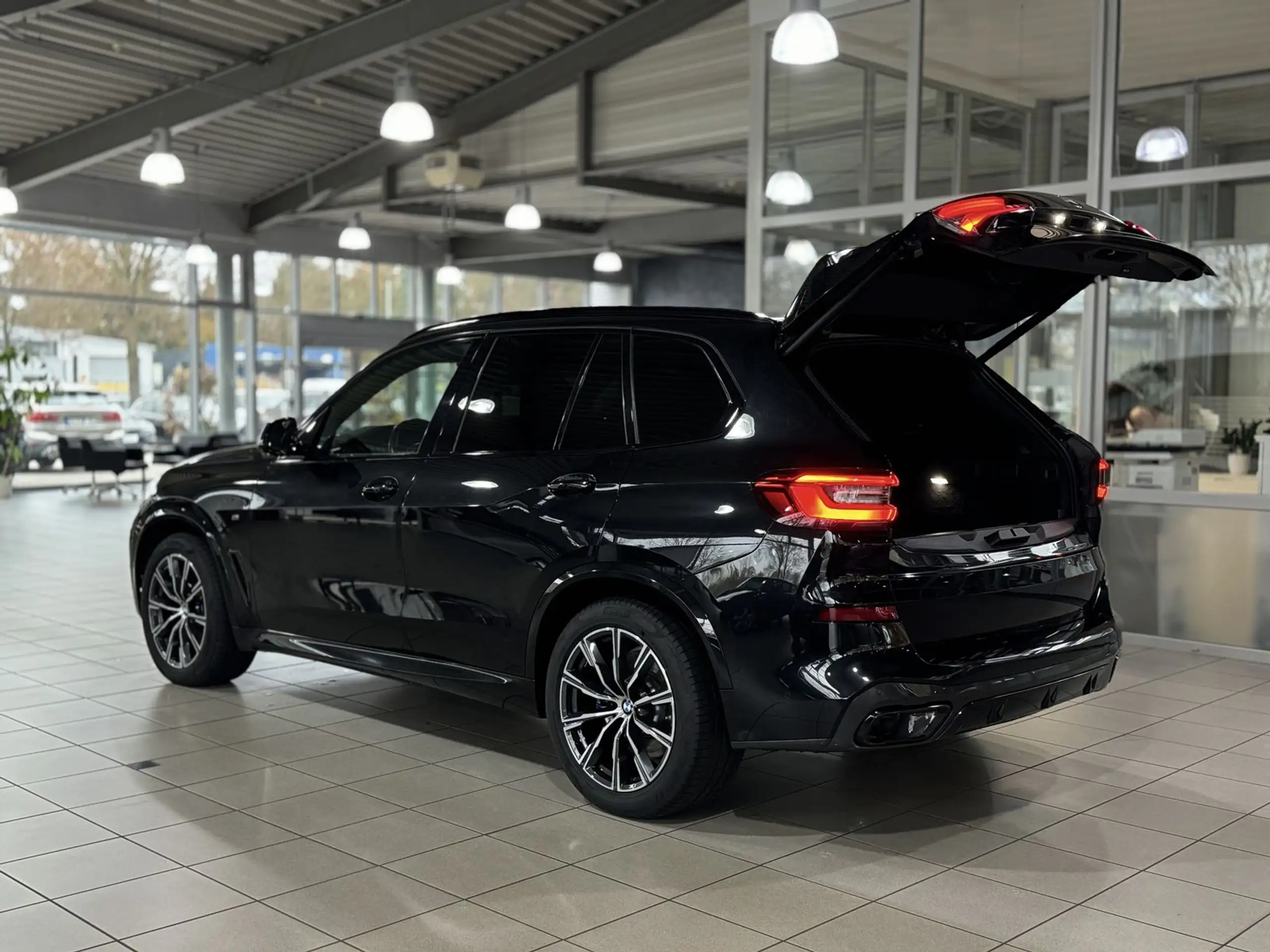 BMW - X5 M