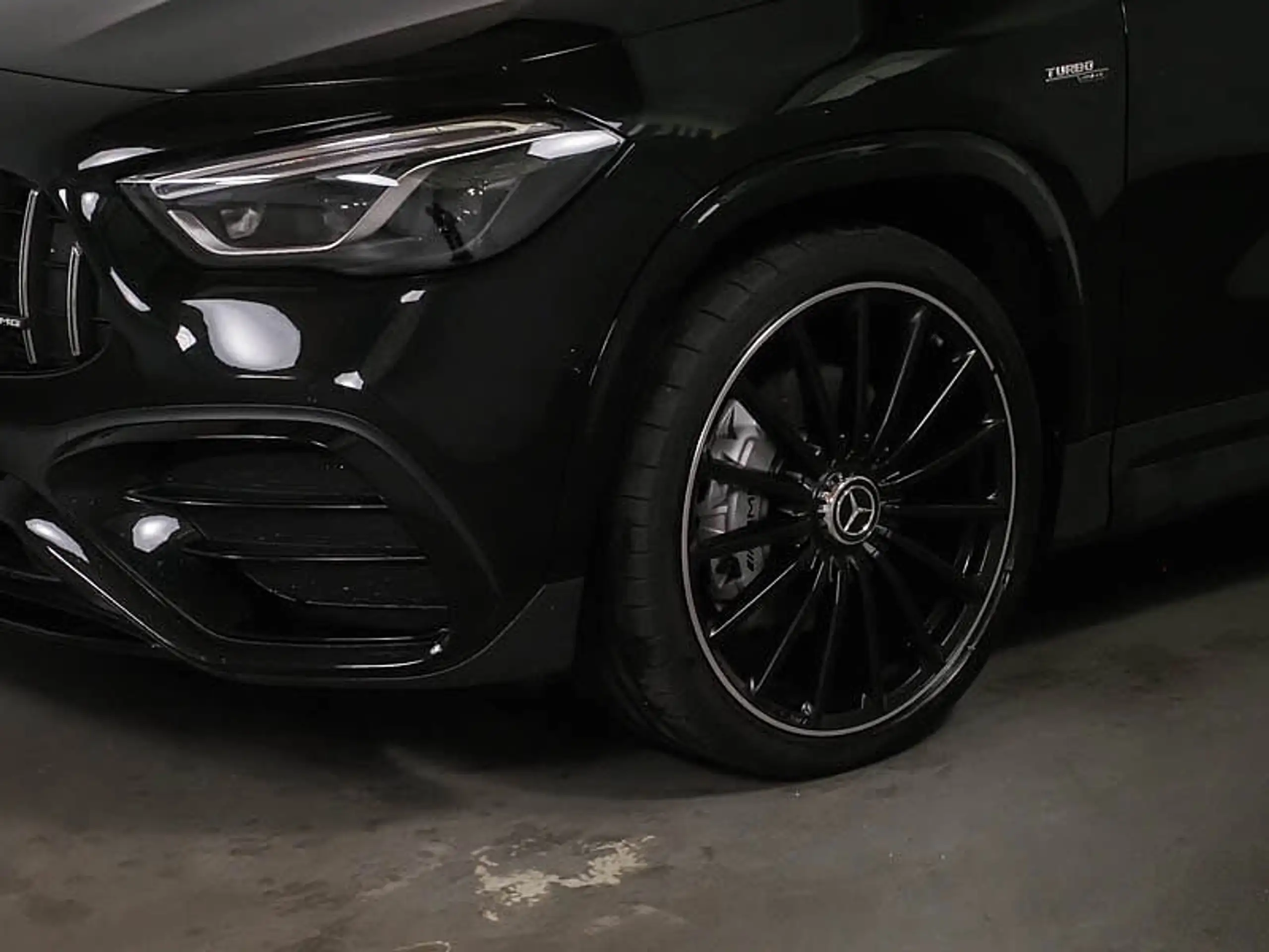 Mercedes-Benz - GLA 35 AMG