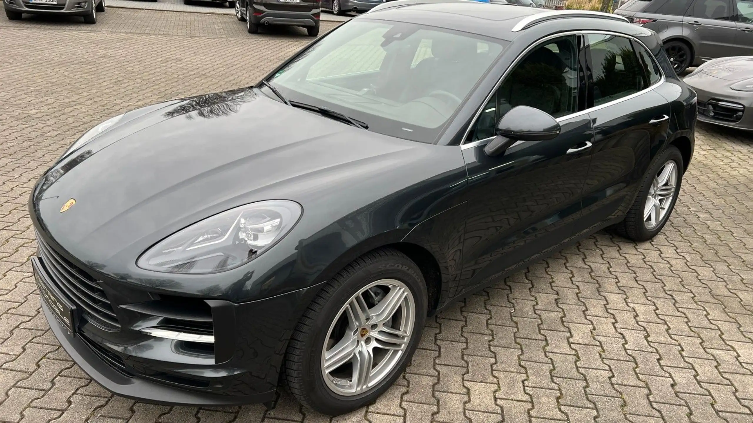 Porsche - Macan