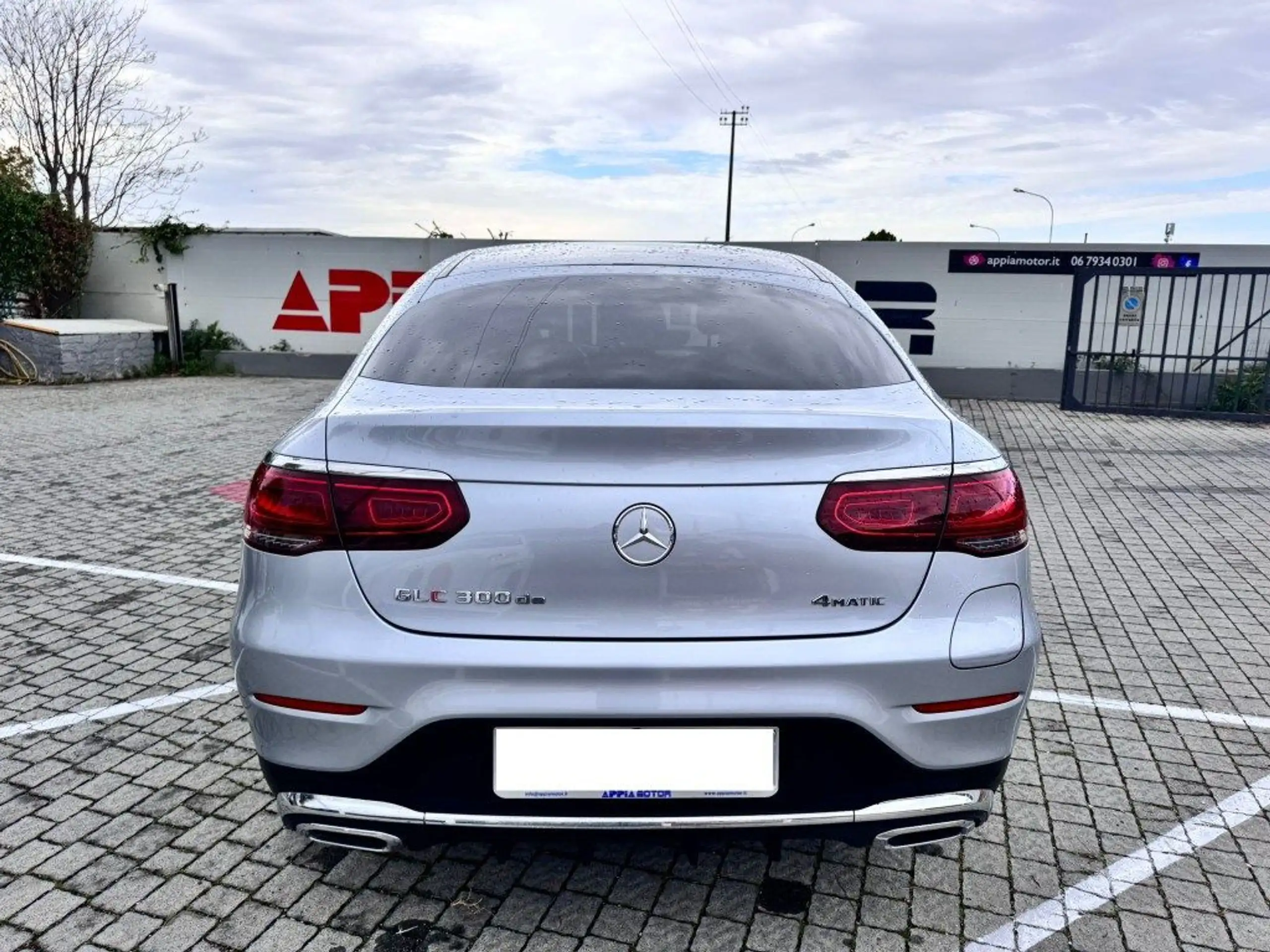 Mercedes-Benz - GLC 300