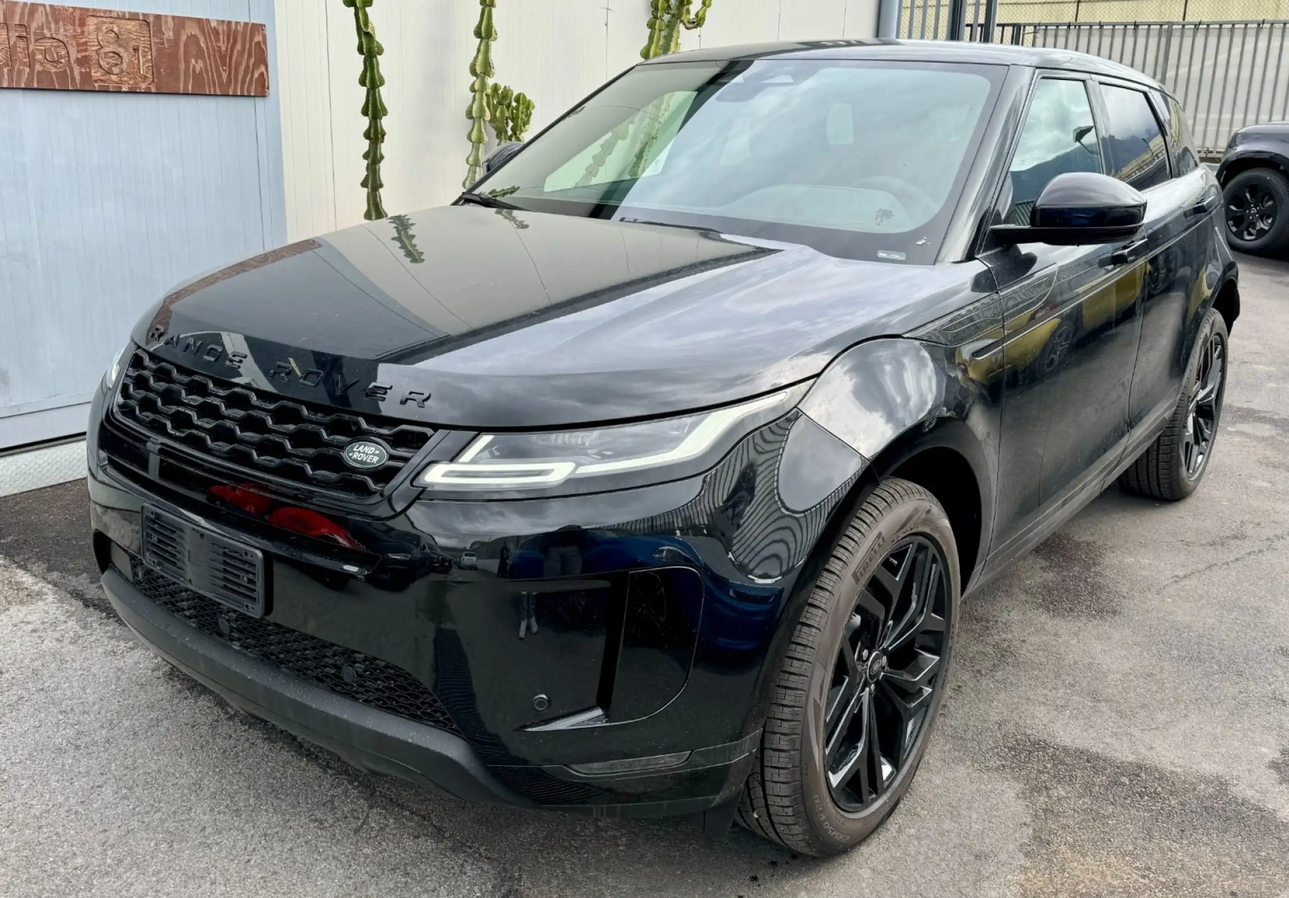 Land Rover - Range Rover Evoque