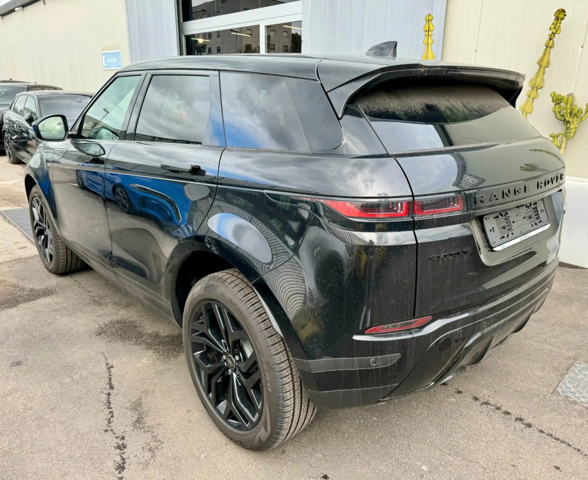 Land Rover - Range Rover Evoque