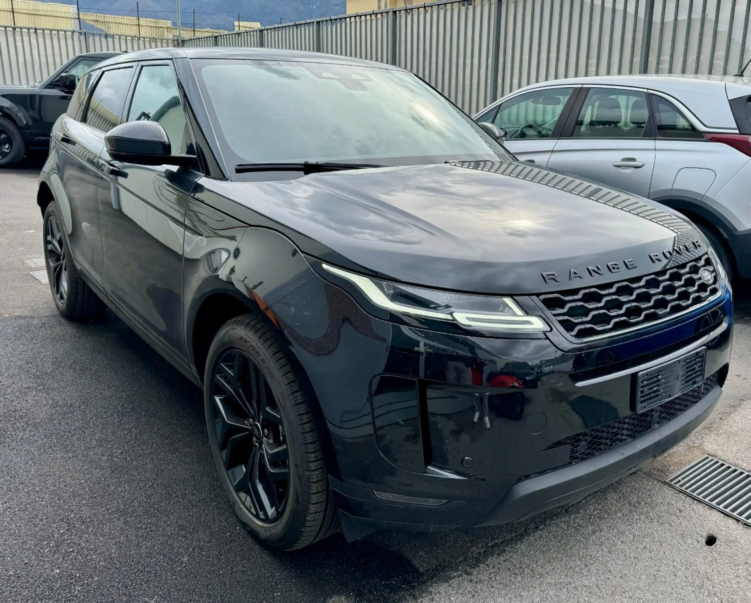 Land Rover - Range Rover Evoque